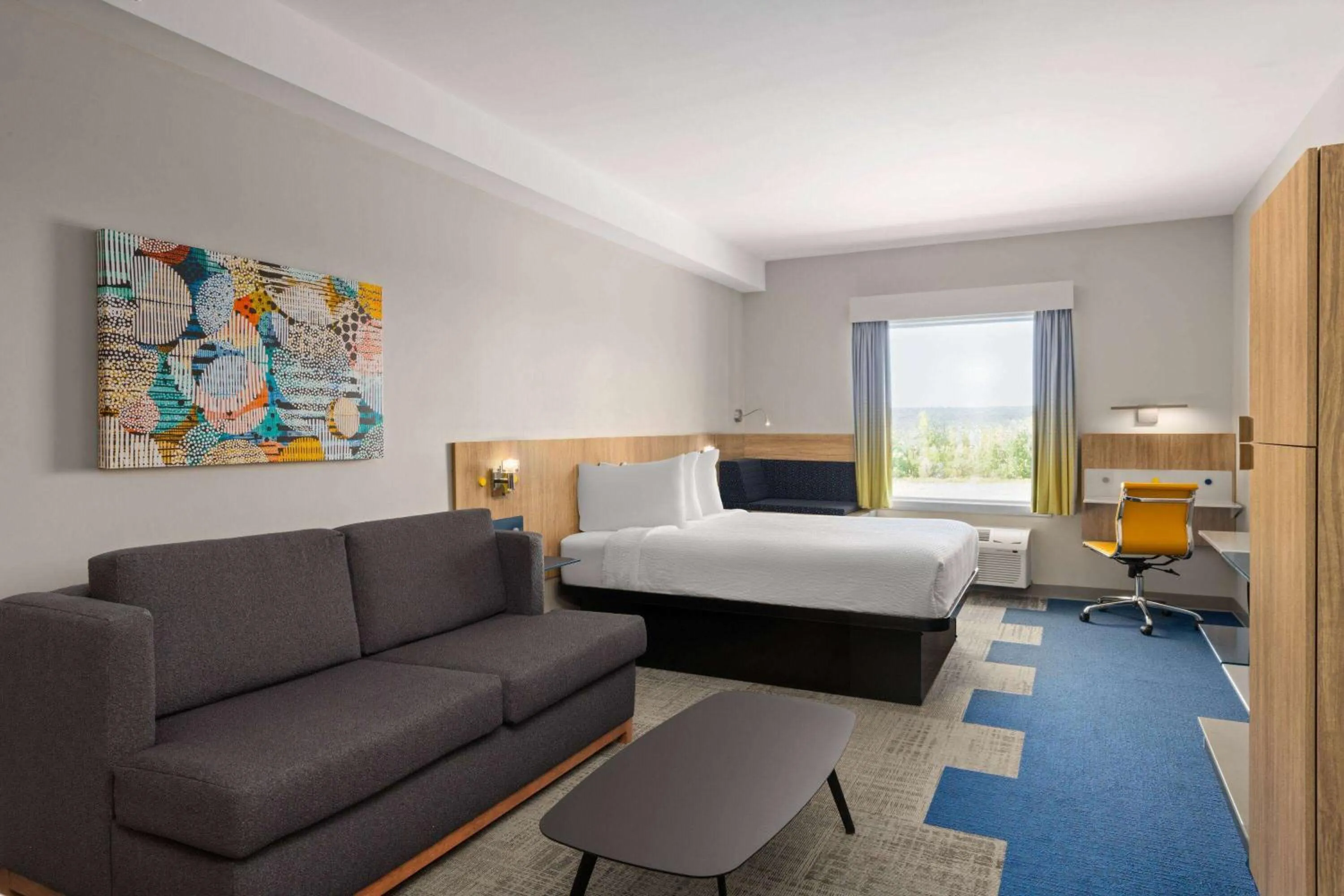 Photo of the whole room, Bed in Microtel Inn & Suites by Wyndham Lachute
