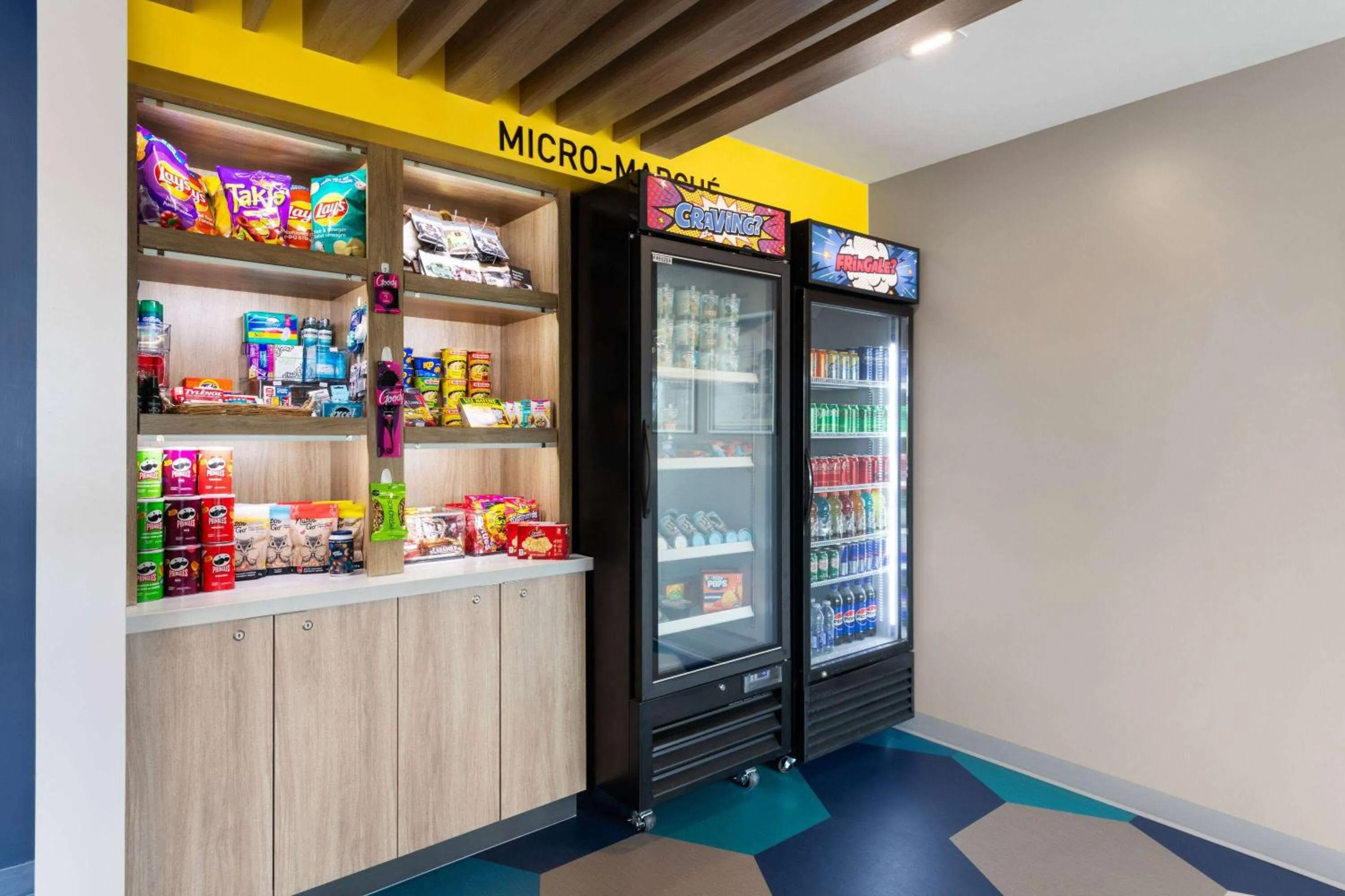 Food and drinks in Microtel Inn & Suites by Wyndham Lachute