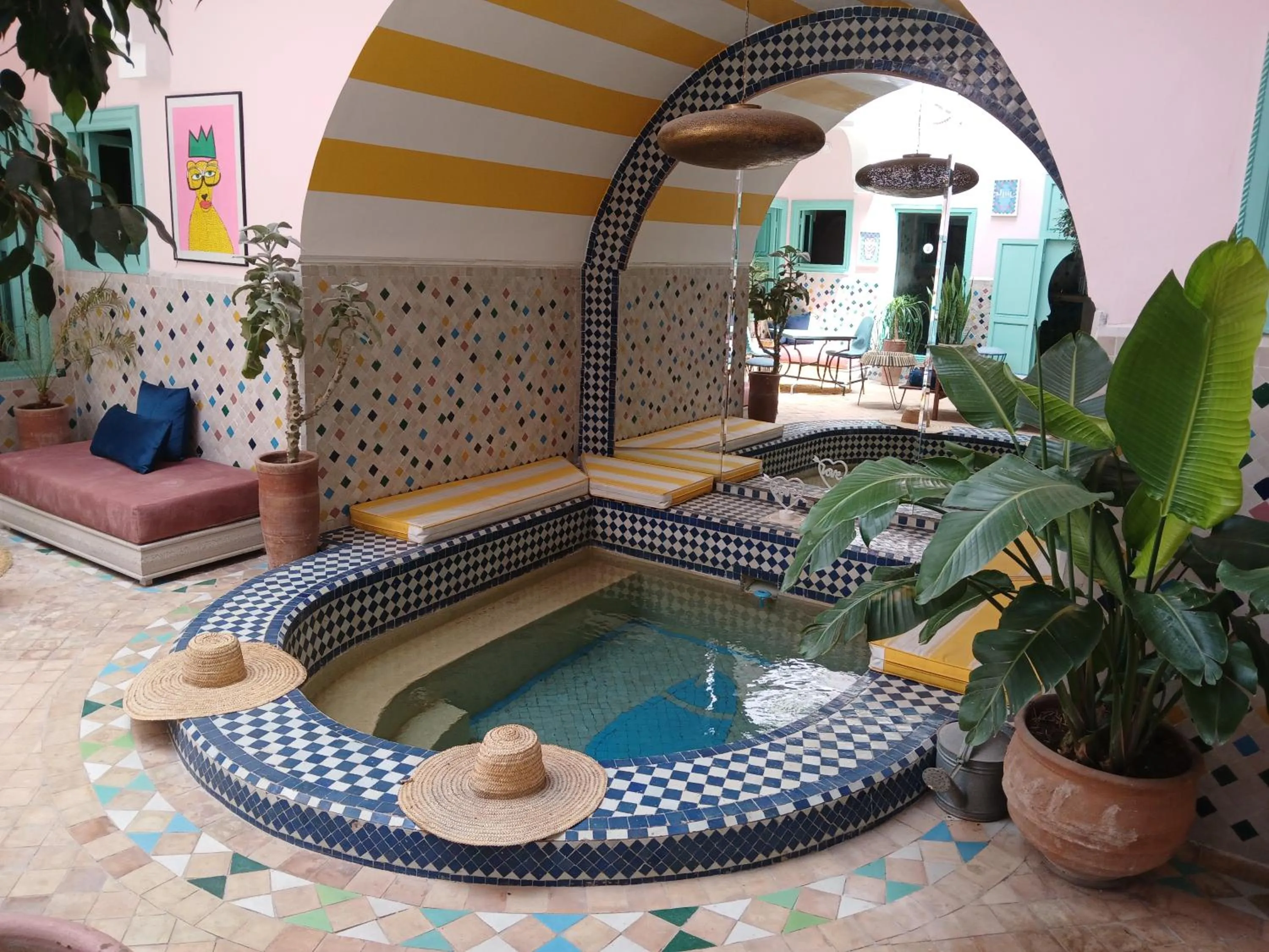 Swimming pool in Riad Lauriers Blancs