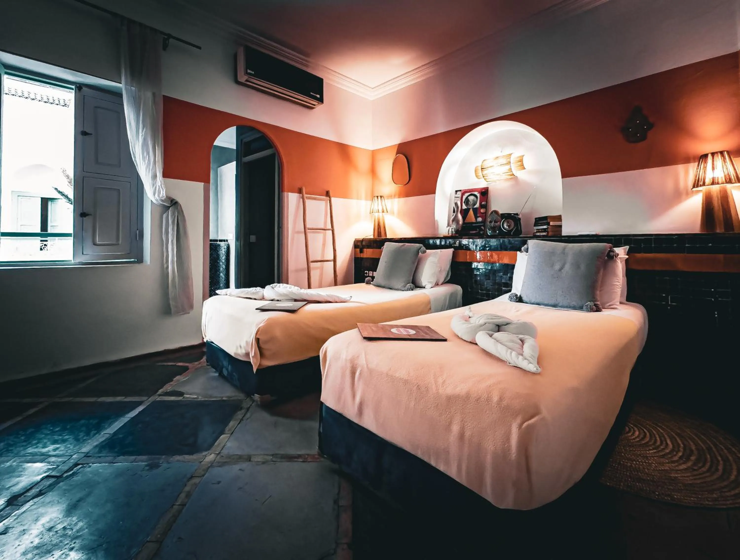 Photo of the whole room, Bed in Riad Lauriers Blancs