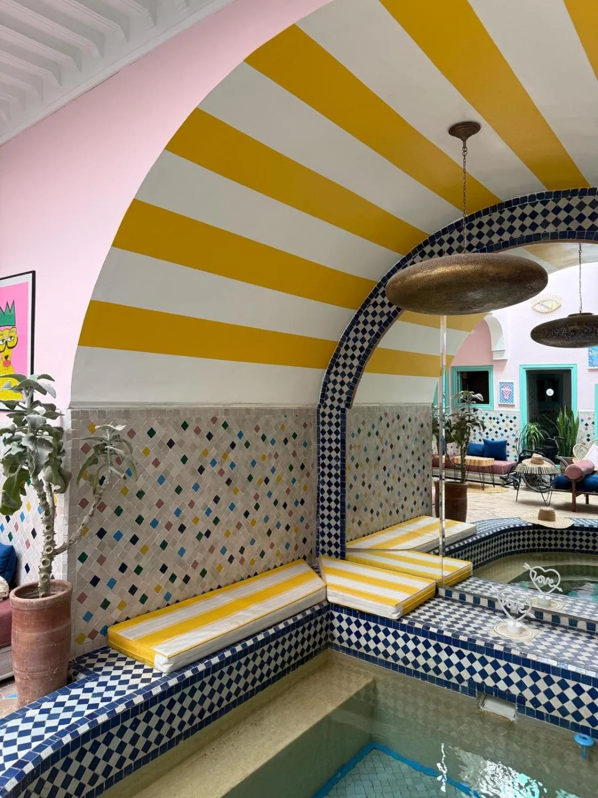 Swimming pool in Riad Lauriers Blancs