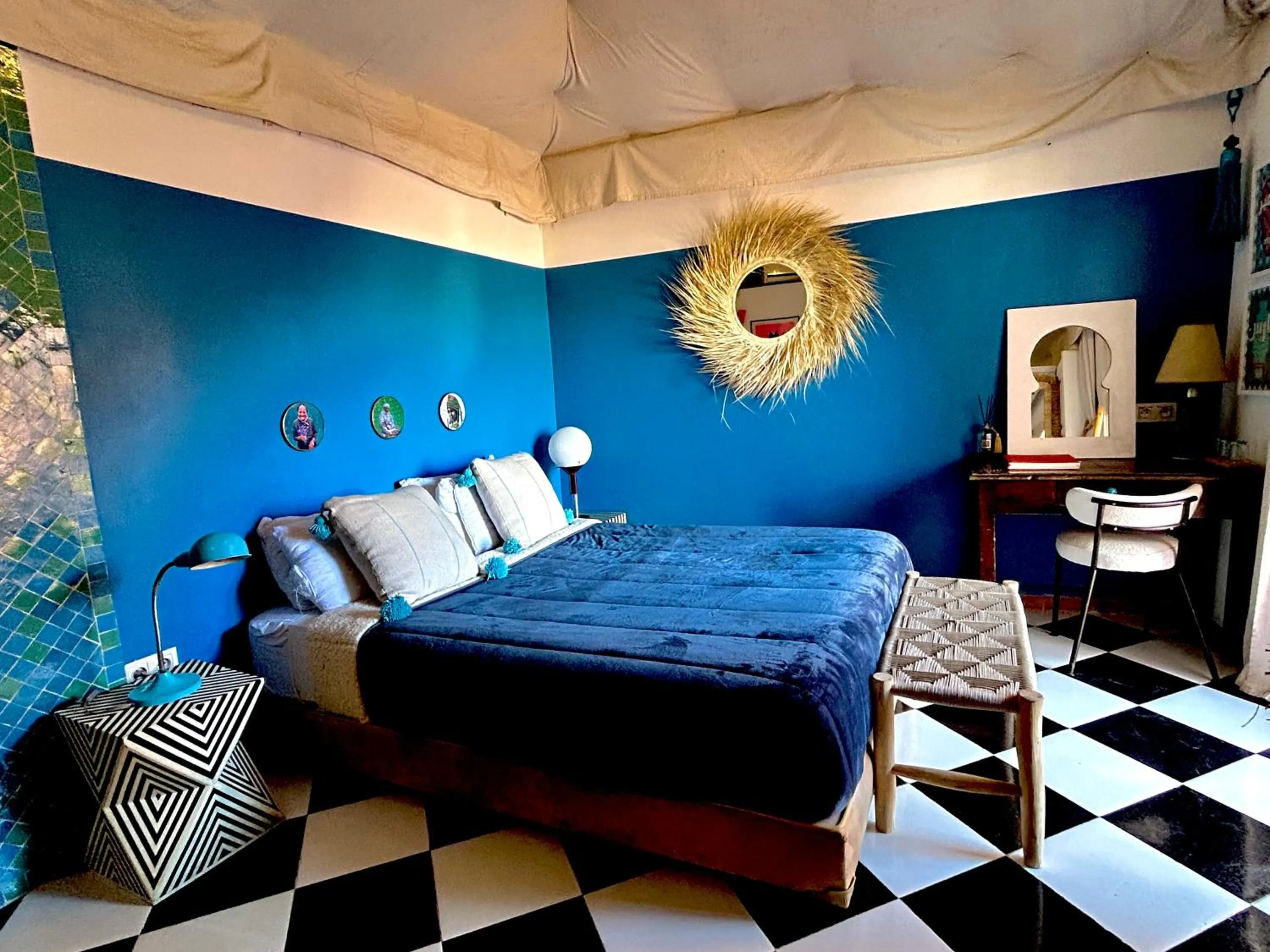 Bed in Riad Lauriers Blancs