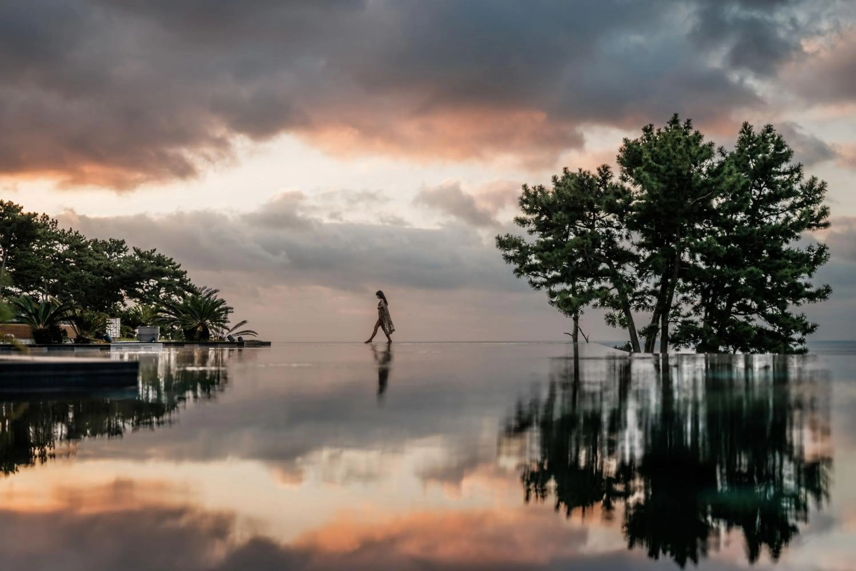 Swimming pool in JW Marriott Jeju Resort & Spa