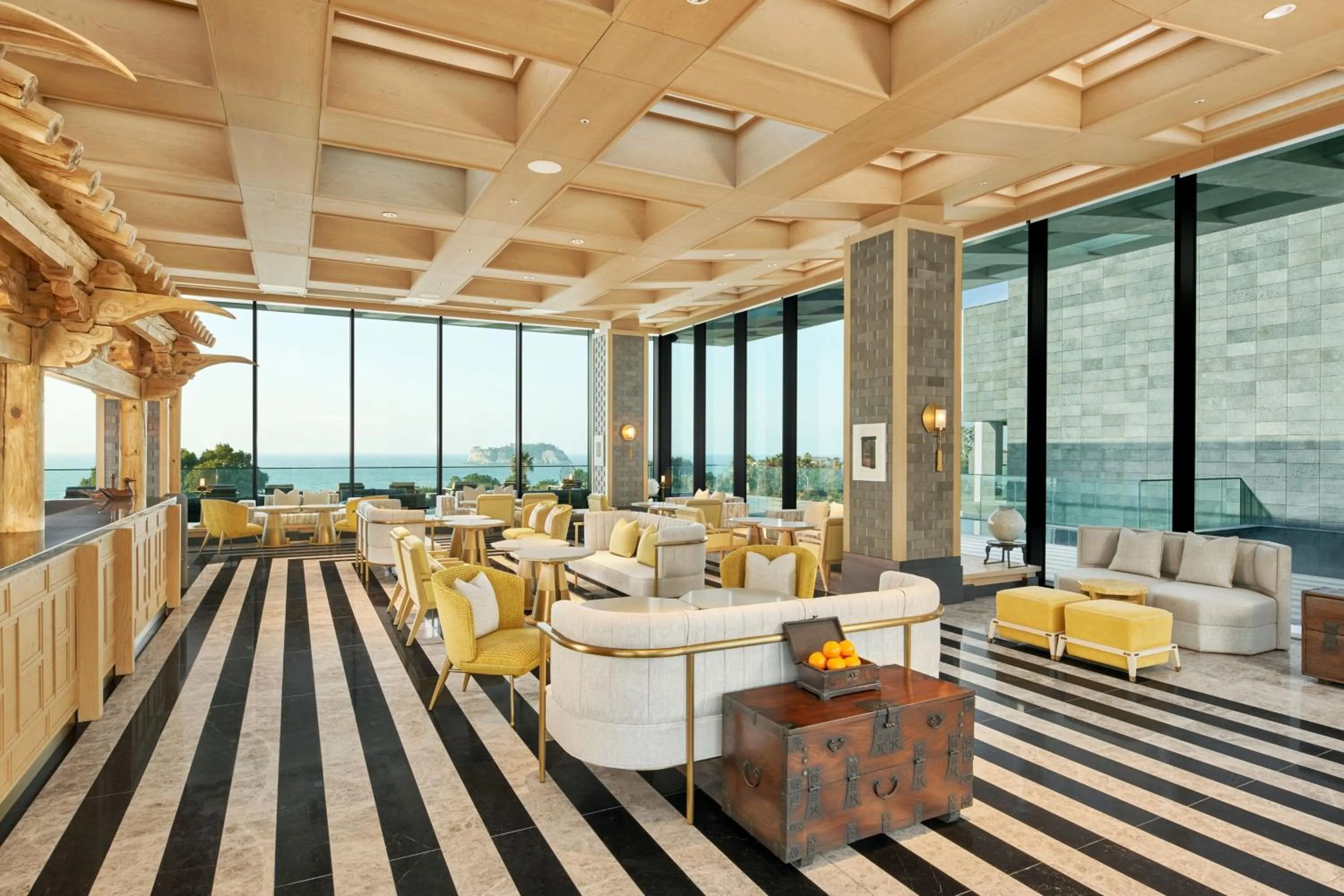 Lounge or bar in JW Marriott Jeju Resort & Spa