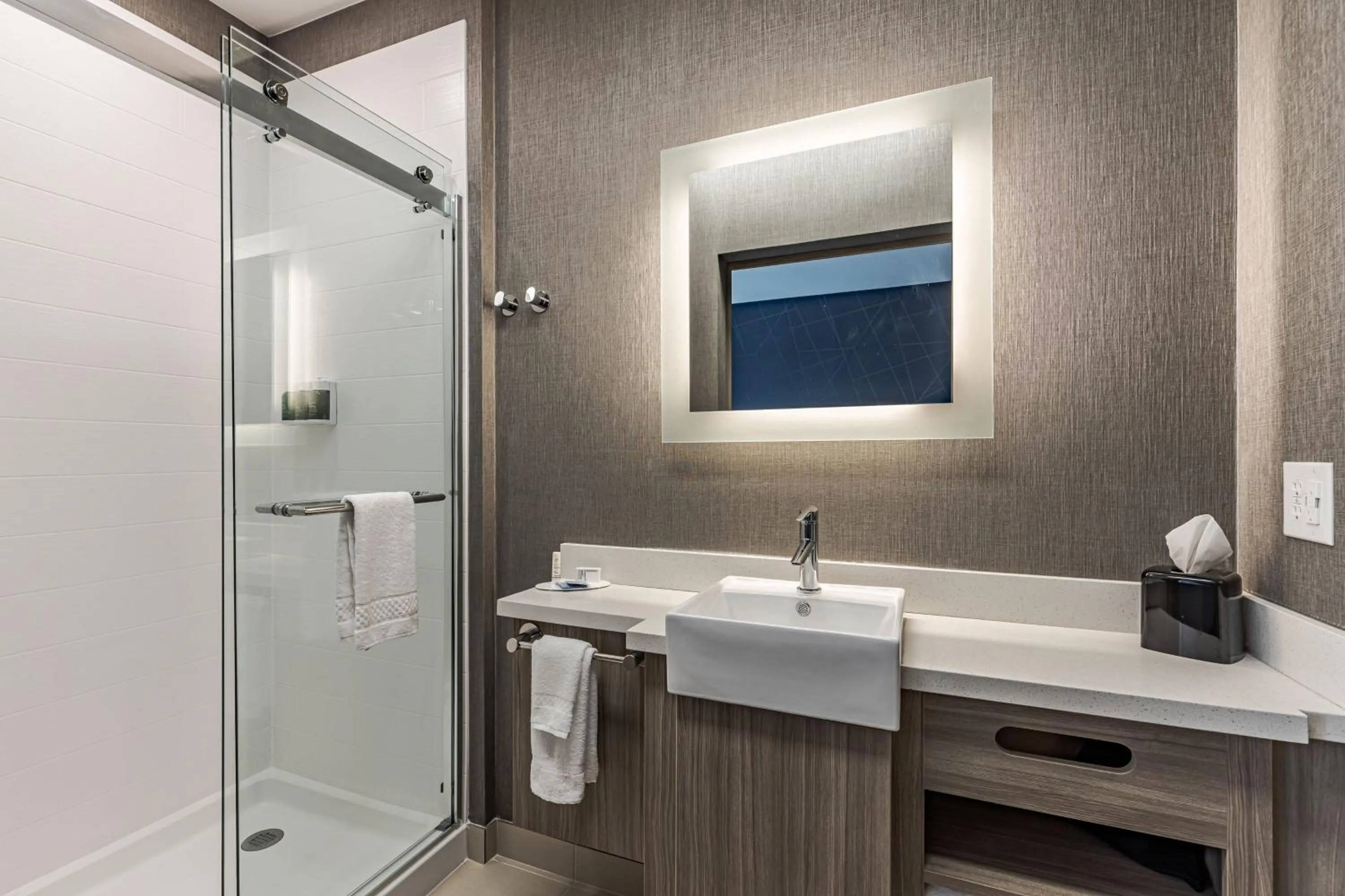 Bathroom in SpringHill Suites by Marriott Detroit Sterling Heights