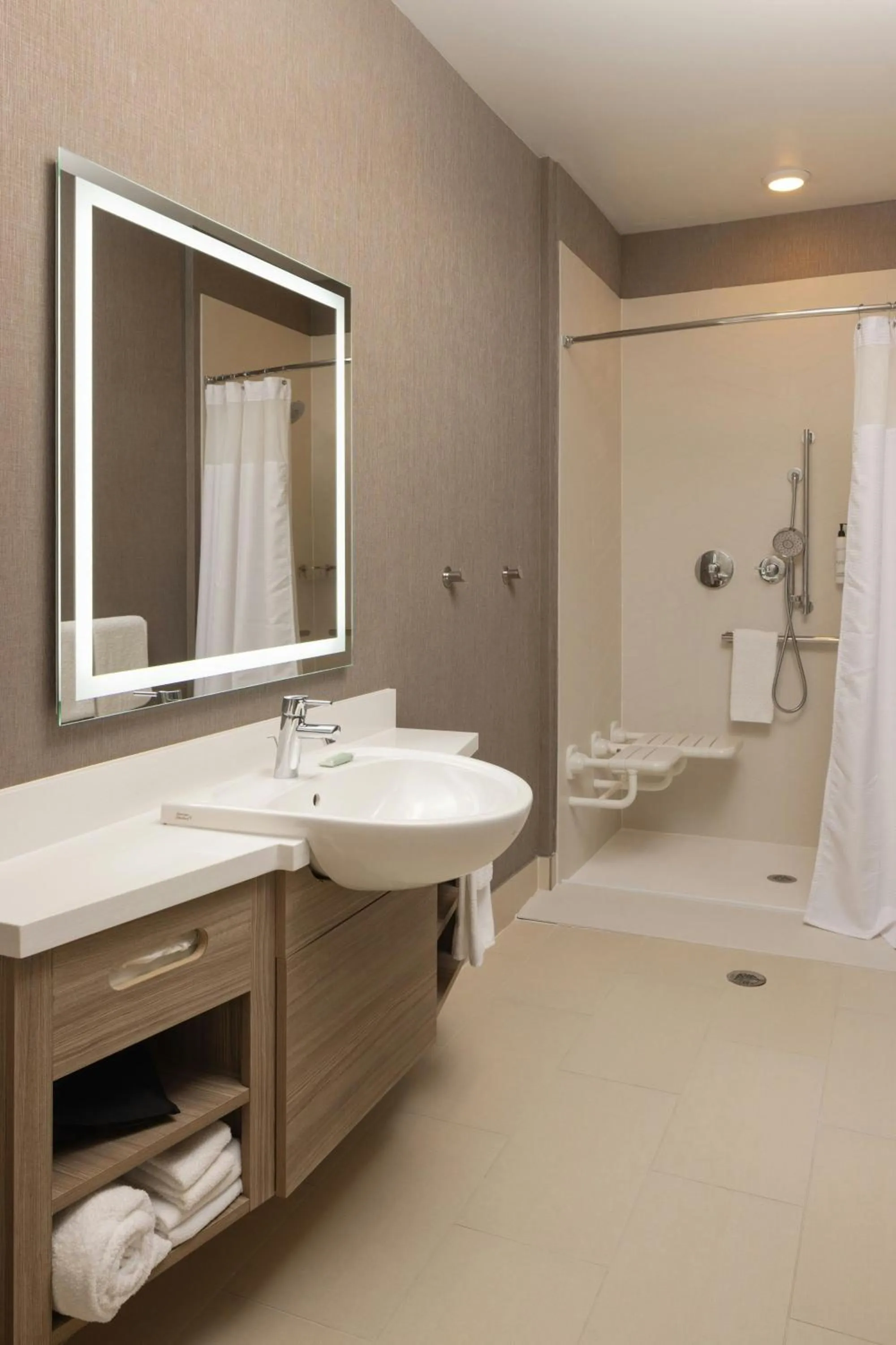 Bathroom in SpringHill Suites by Marriott Detroit Sterling Heights