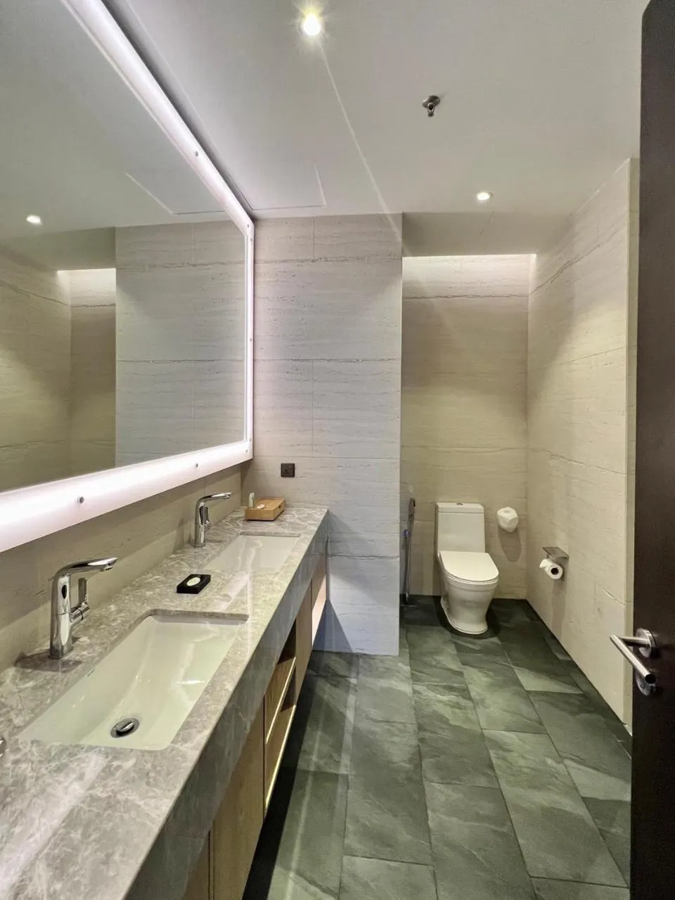 Toilet in Courtyard by Marriott Melaka