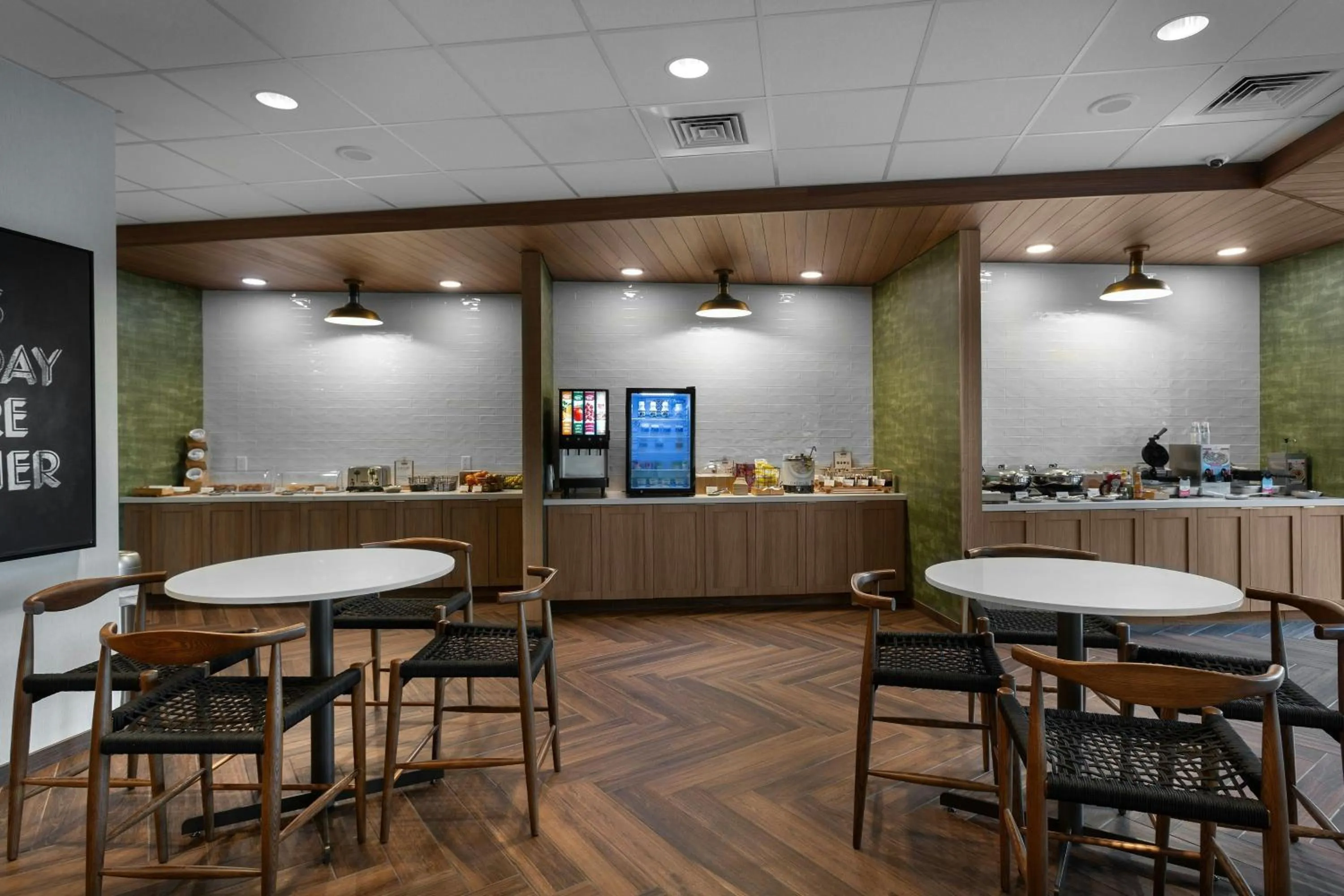 Breakfast in Fairfield by Marriott Inn & Suites Coastal Carolina Conway