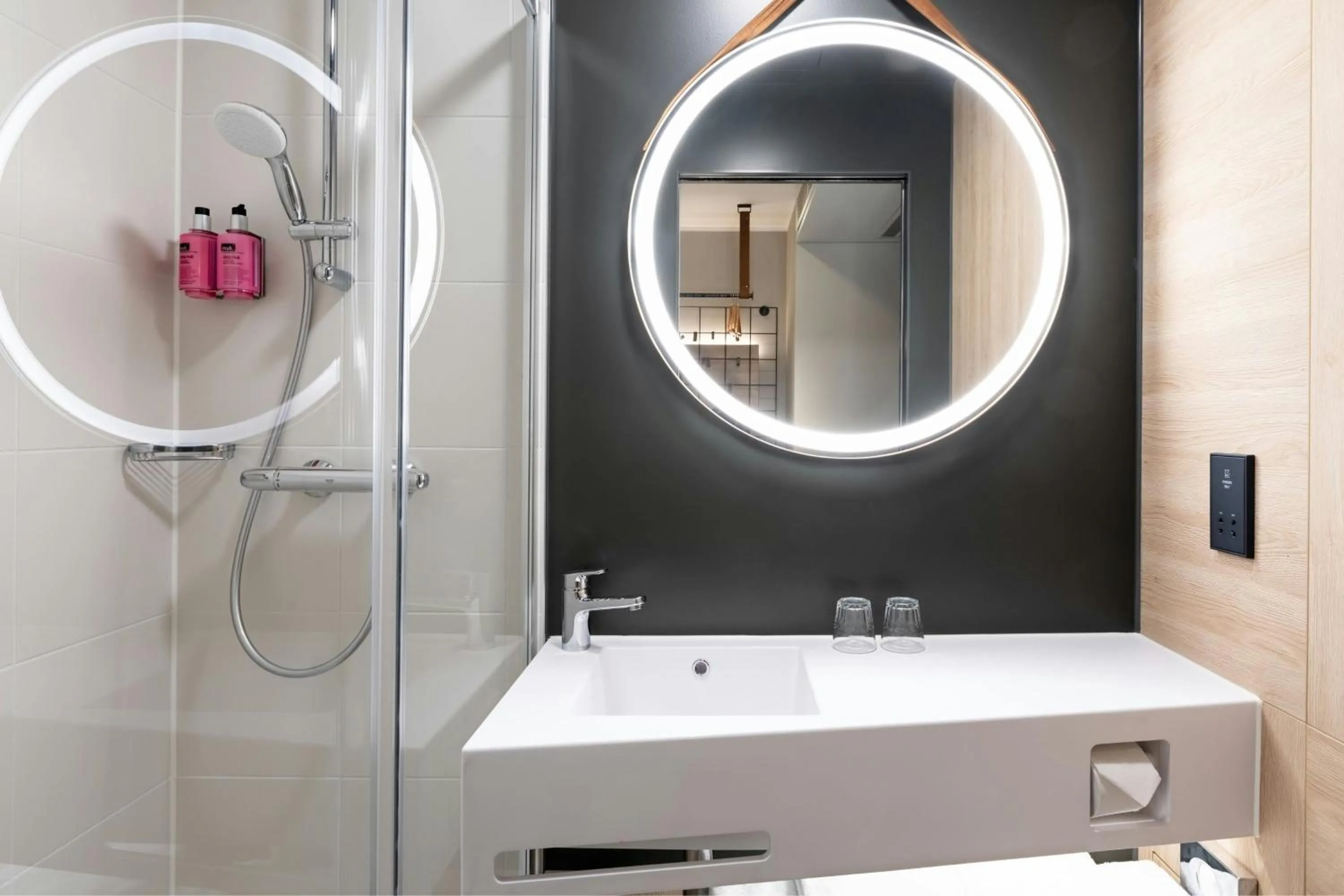 Bathroom in Moxy Plymouth