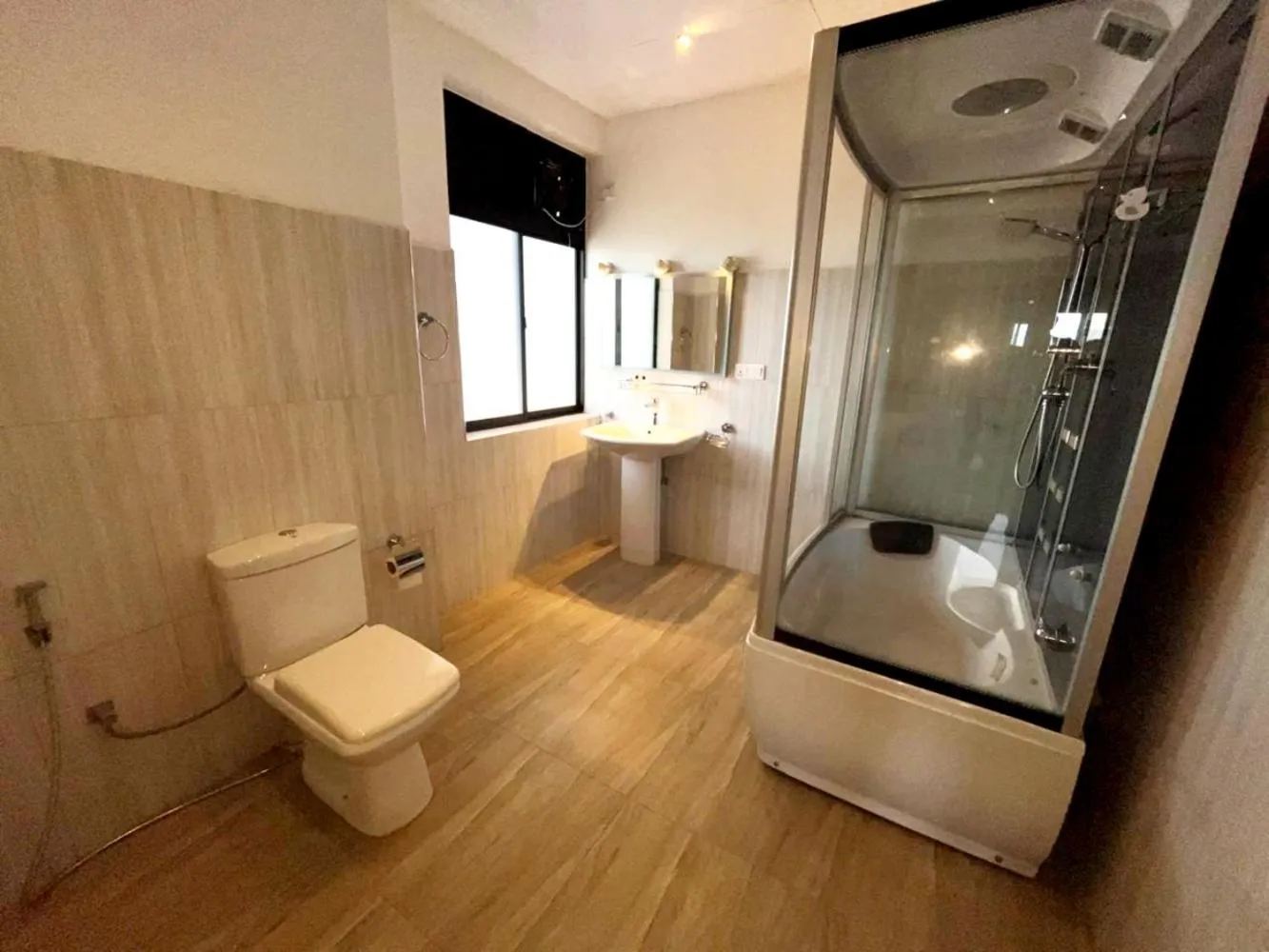 Bathroom in Hotel Sky Gate kandy