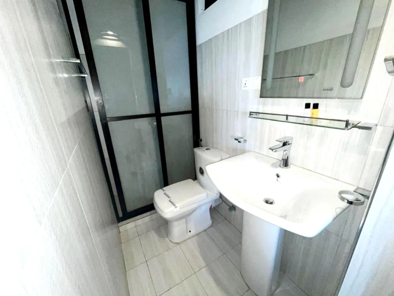 Bathroom in Hotel Sky Gate kandy