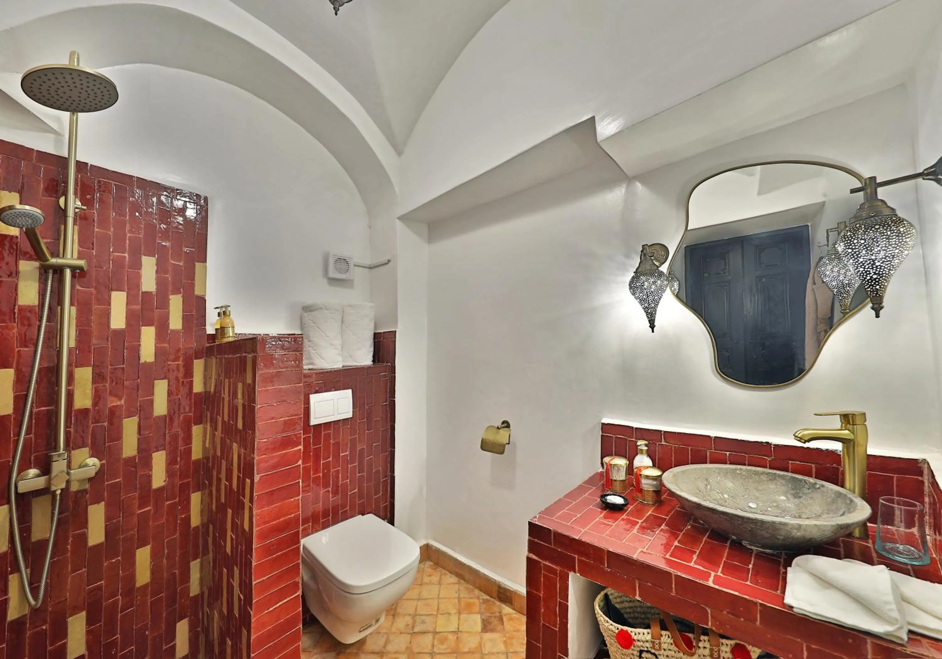 Bathroom in Riad Dar Beldia and Spa