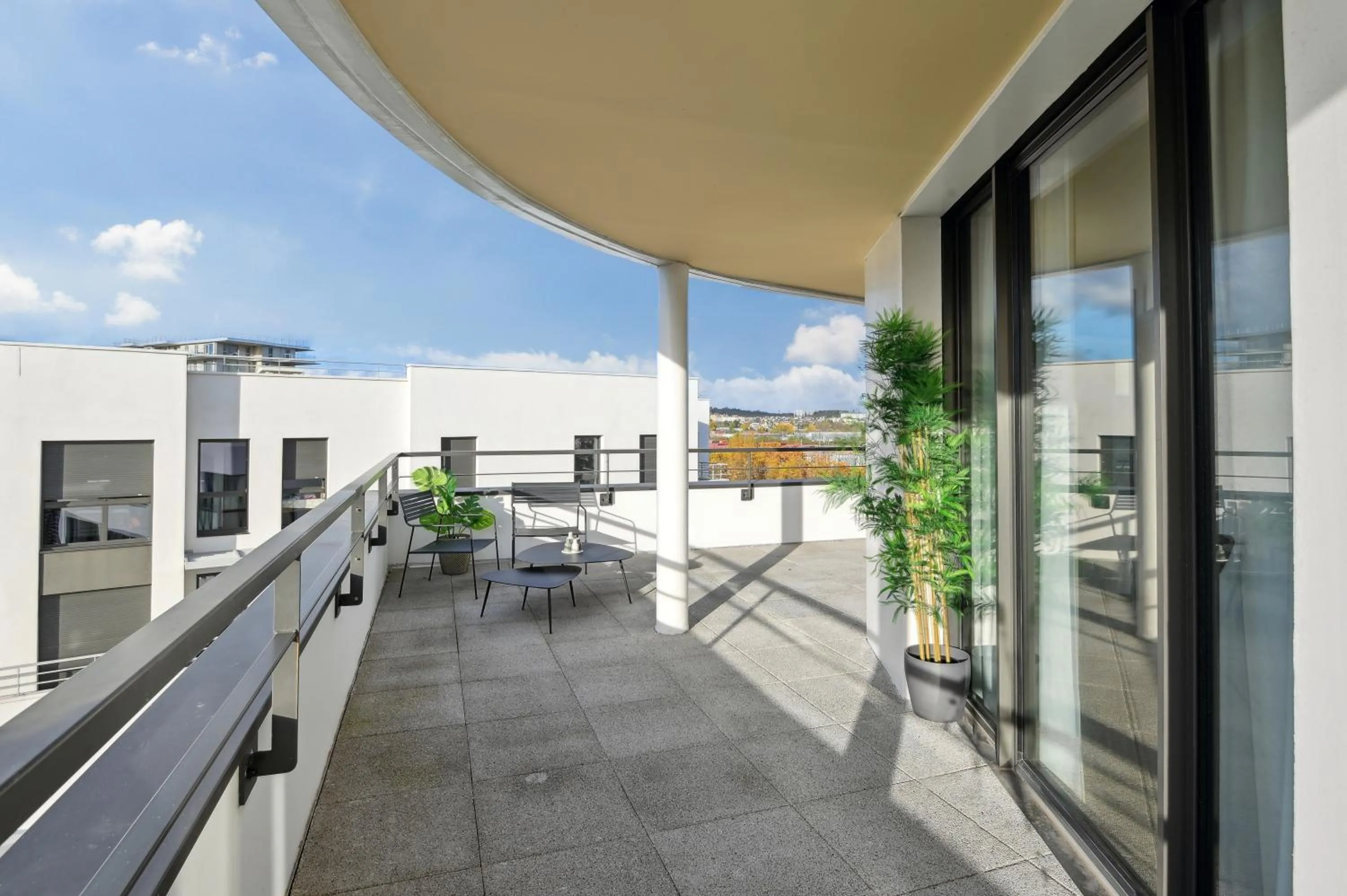 Day in All Suites Paris Ouest Colombes