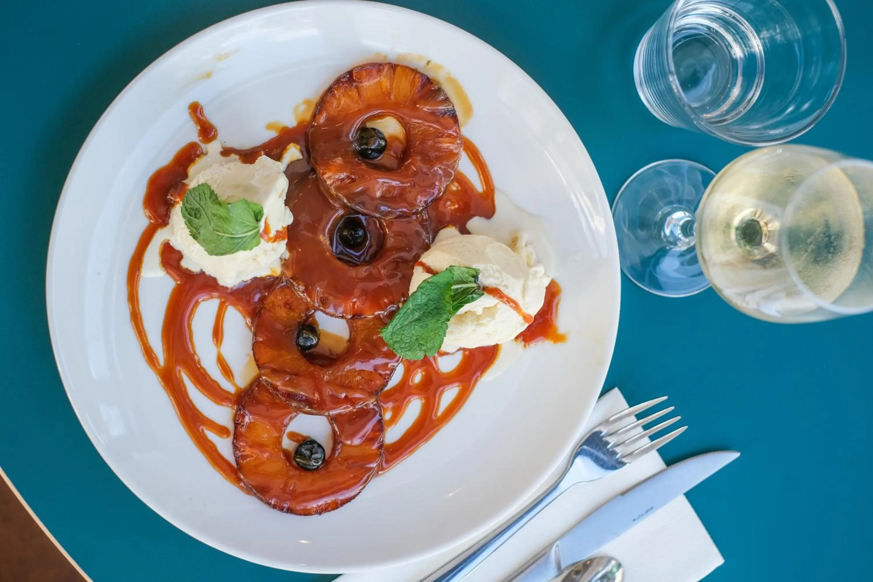 Food and drinks in All Suites Paris Ouest Colombes