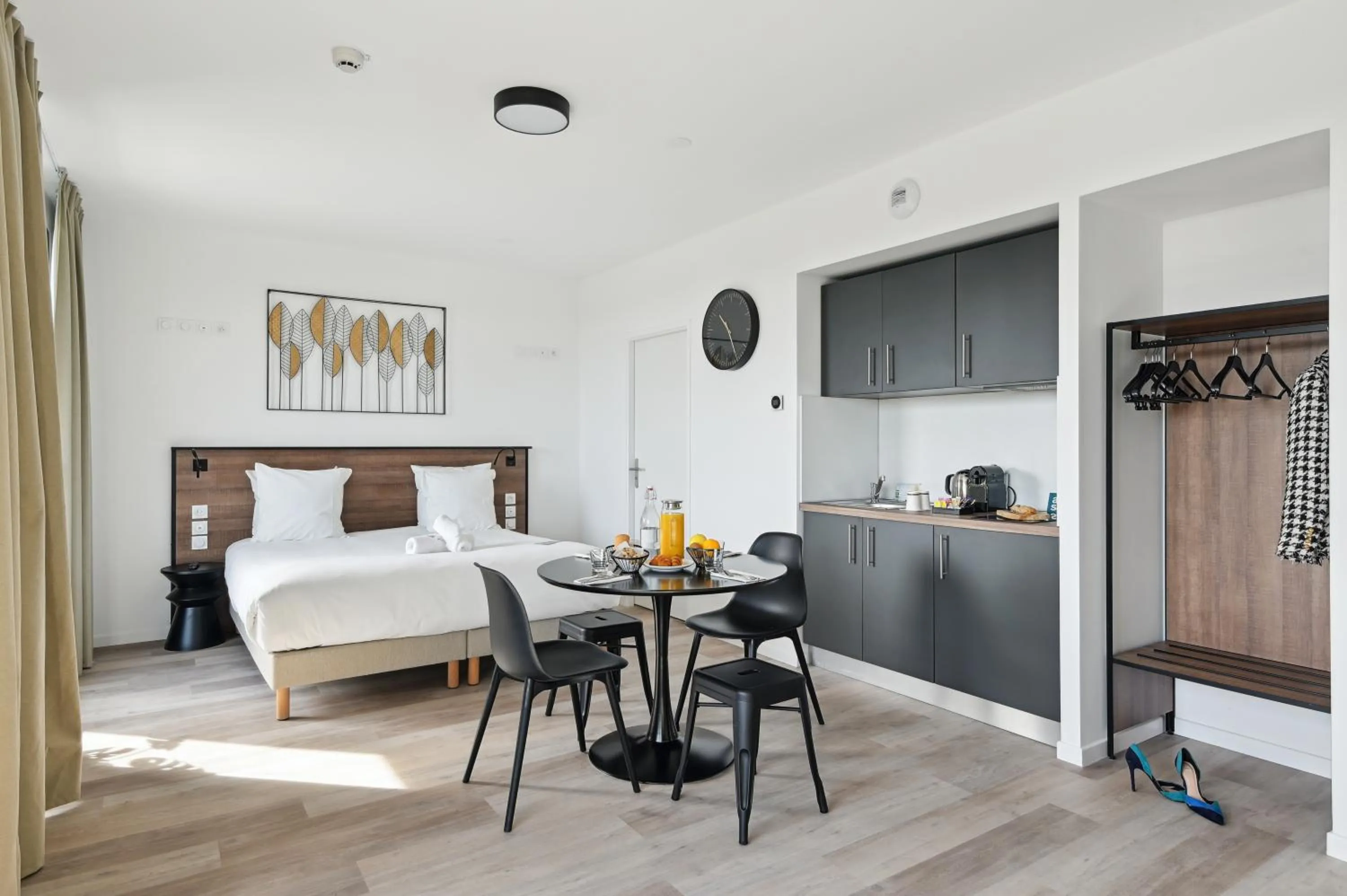 Bed in All Suites Paris Ouest Colombes