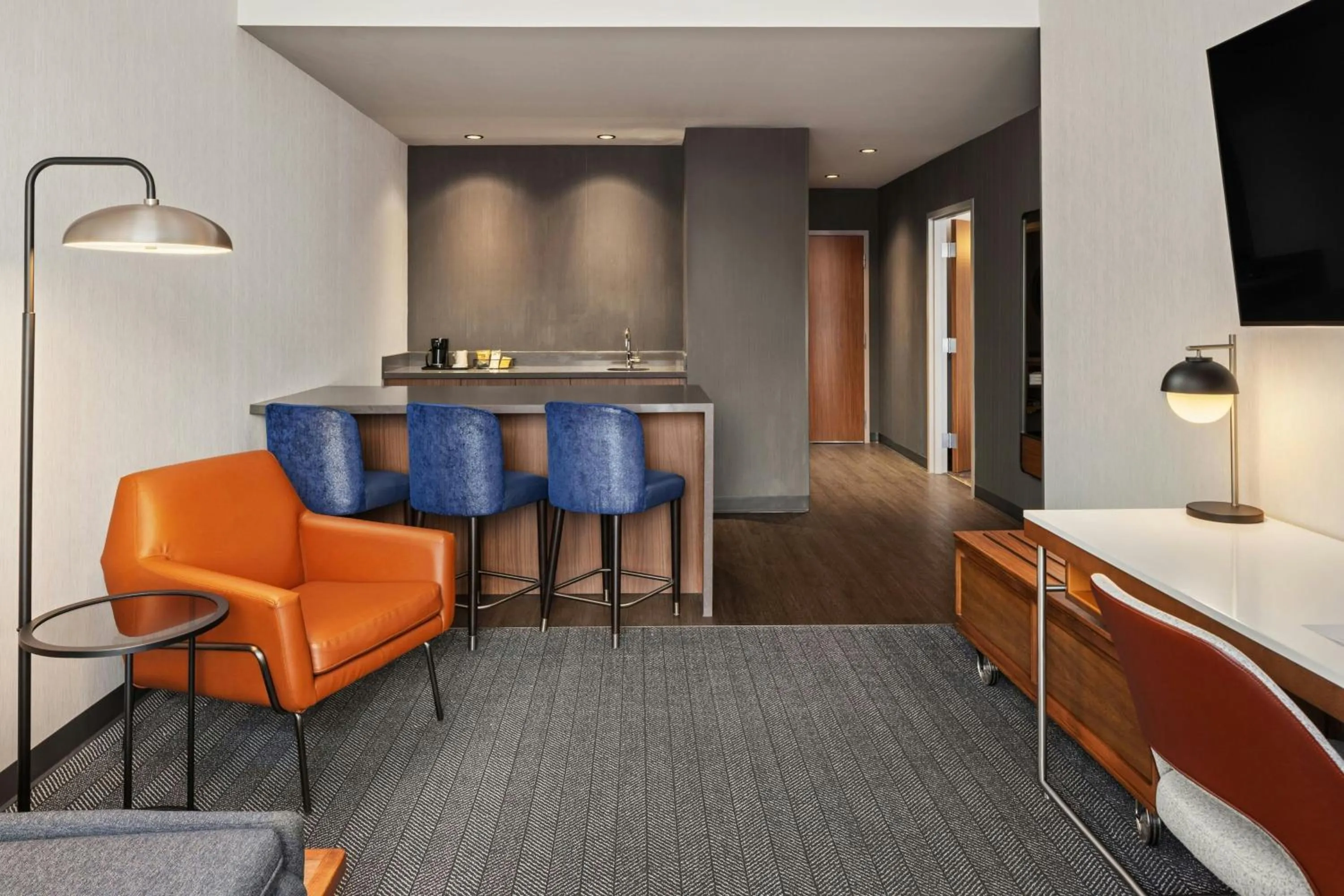 Lounge or bar in Courtyard by Marriott St Paul Downtown