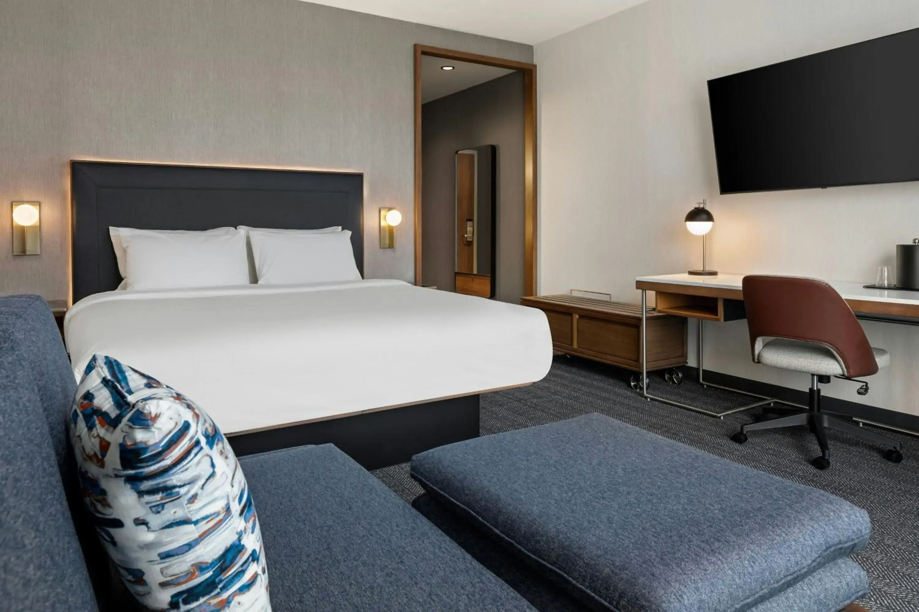 Standard, Guest room, 1 King, Sofa bed (Hearing Accessible) in Courtyard by Marriott St Paul Downtown Standard, Guest room, 1 King, Sofa bed (Hearing Accessible) in Courtyard by Marriott St Paul Downtown