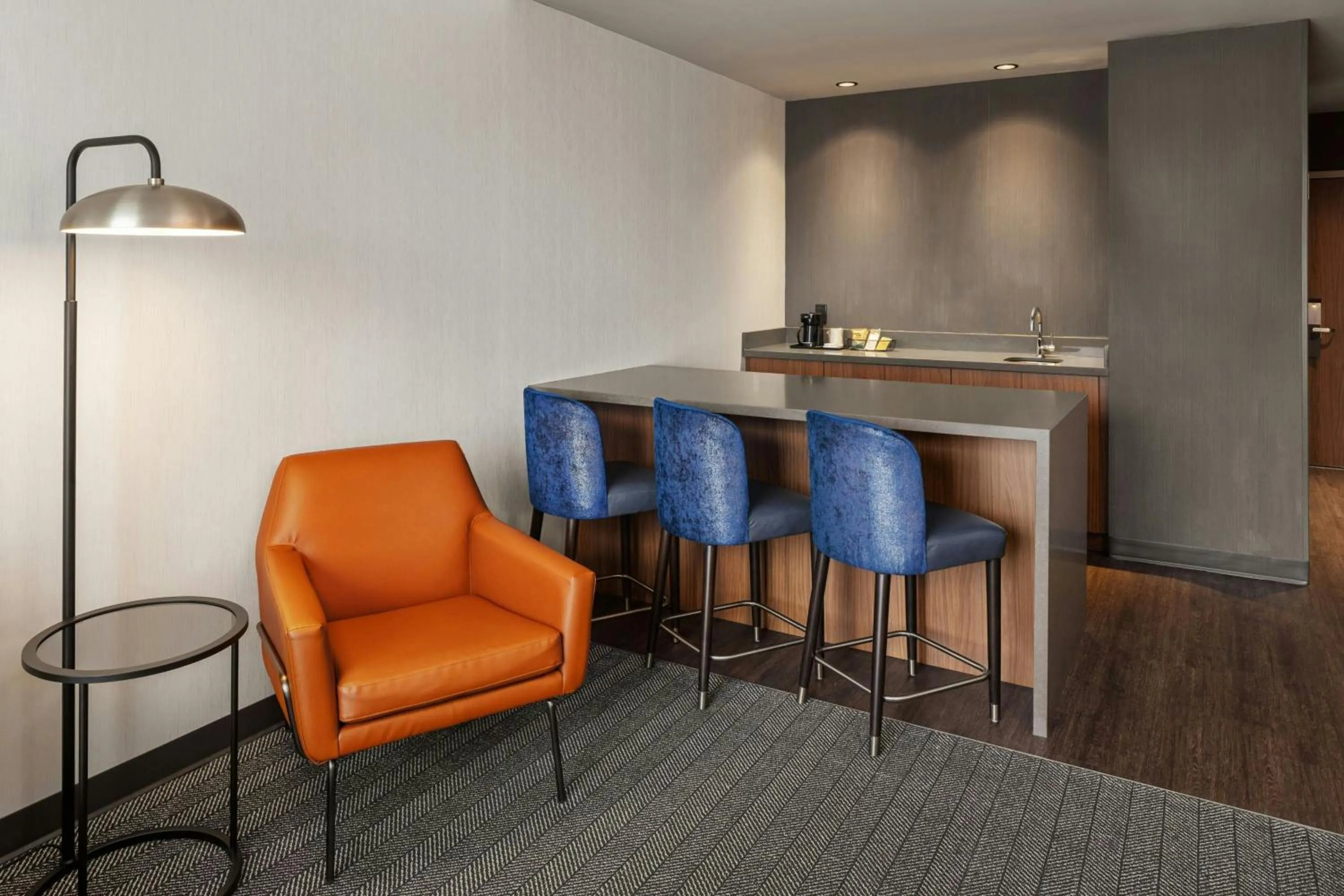 Lounge or bar in Courtyard by Marriott St Paul Downtown