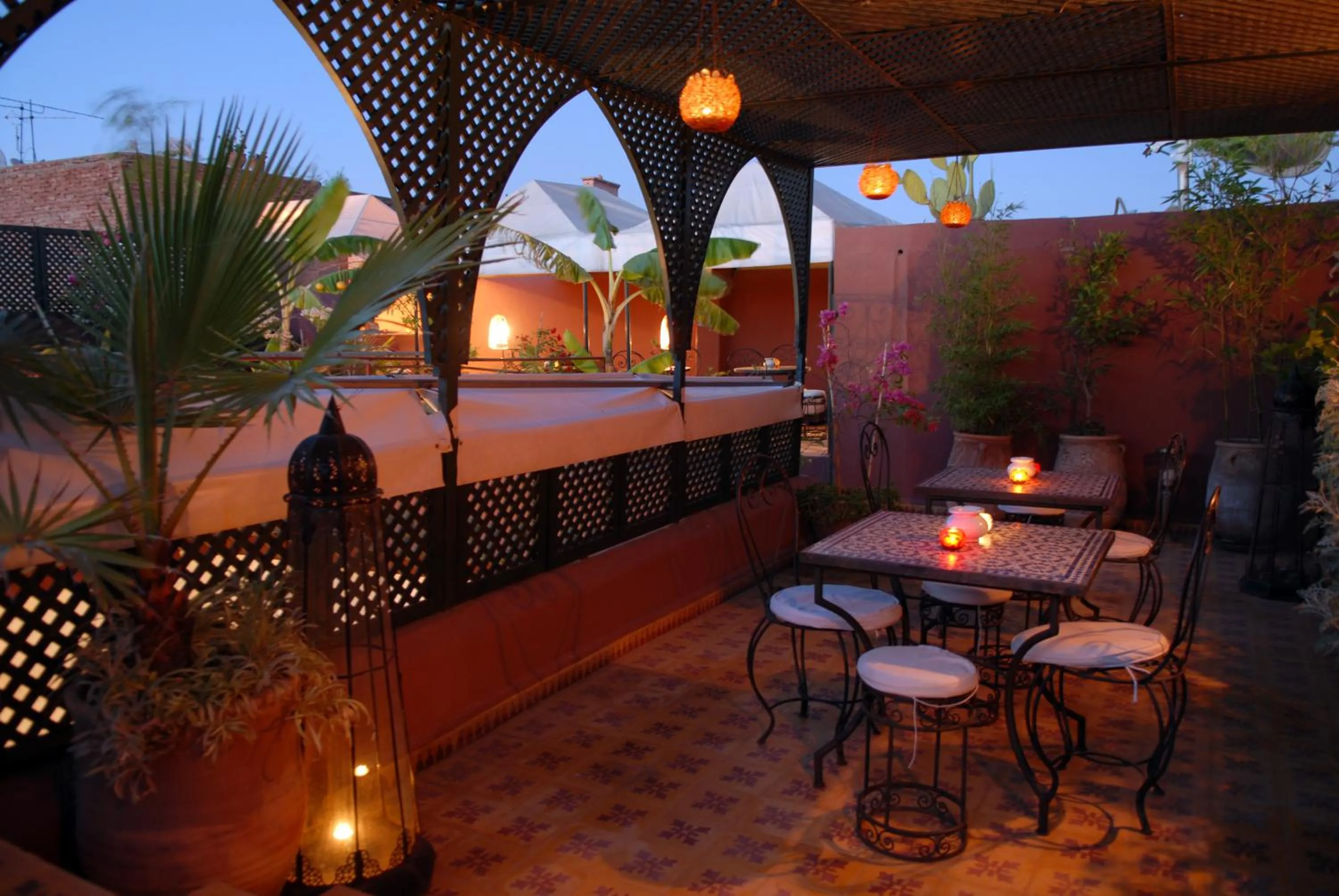 Restaurant/places to eat in Riad Al Mamoune