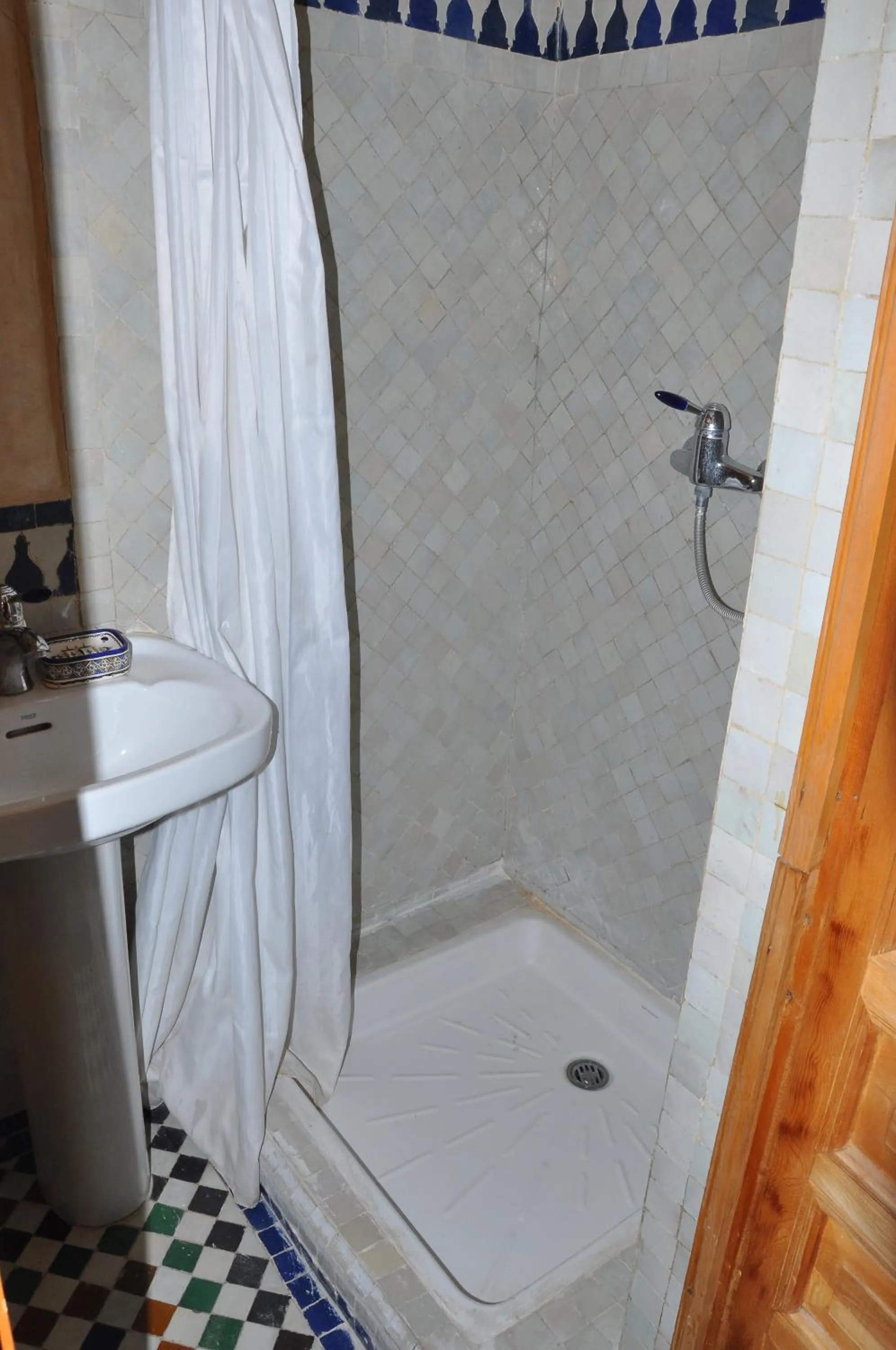 Bathroom in Riad Au 20 Jasmins