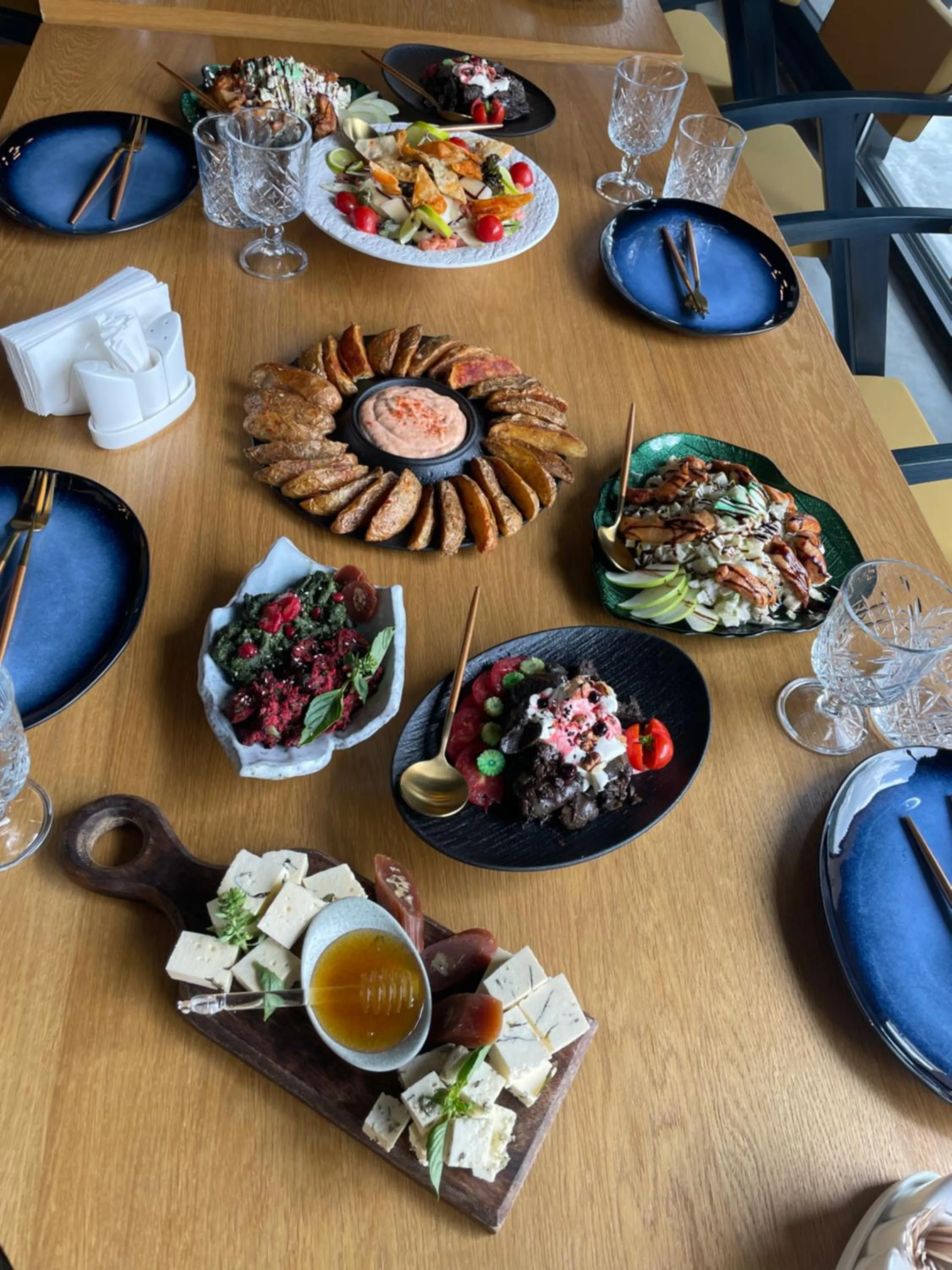 Dinner in Hotel Memoir Kazbegi by DNT Group