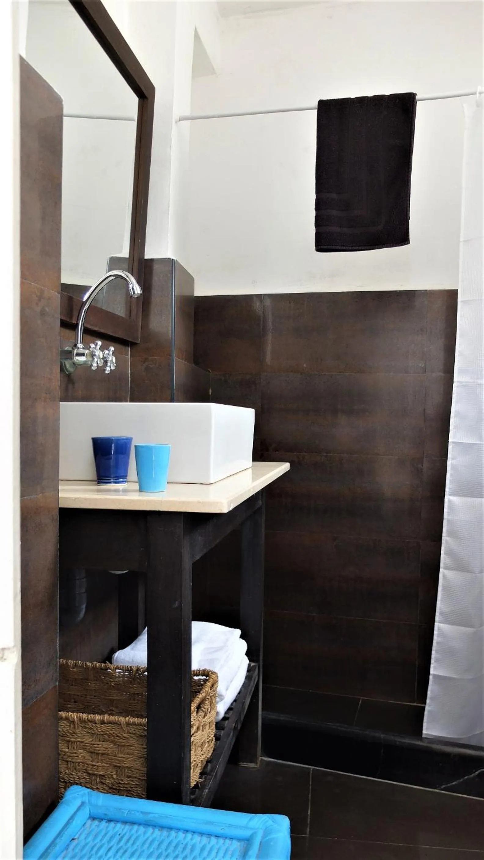 Shower in Hôtel Emeraude Essaouira