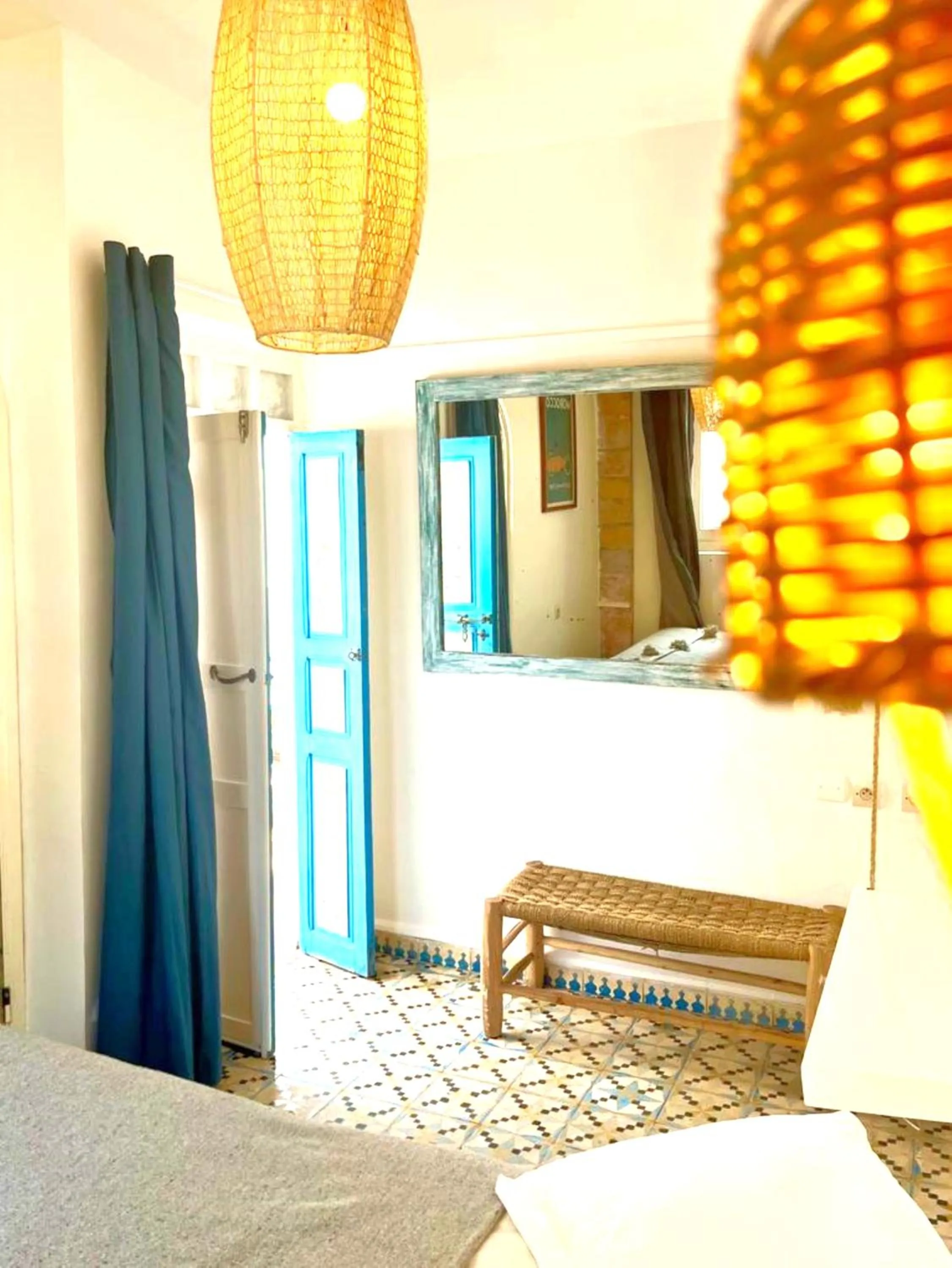 Photo of the whole room, Bed in Hôtel Emeraude Essaouira