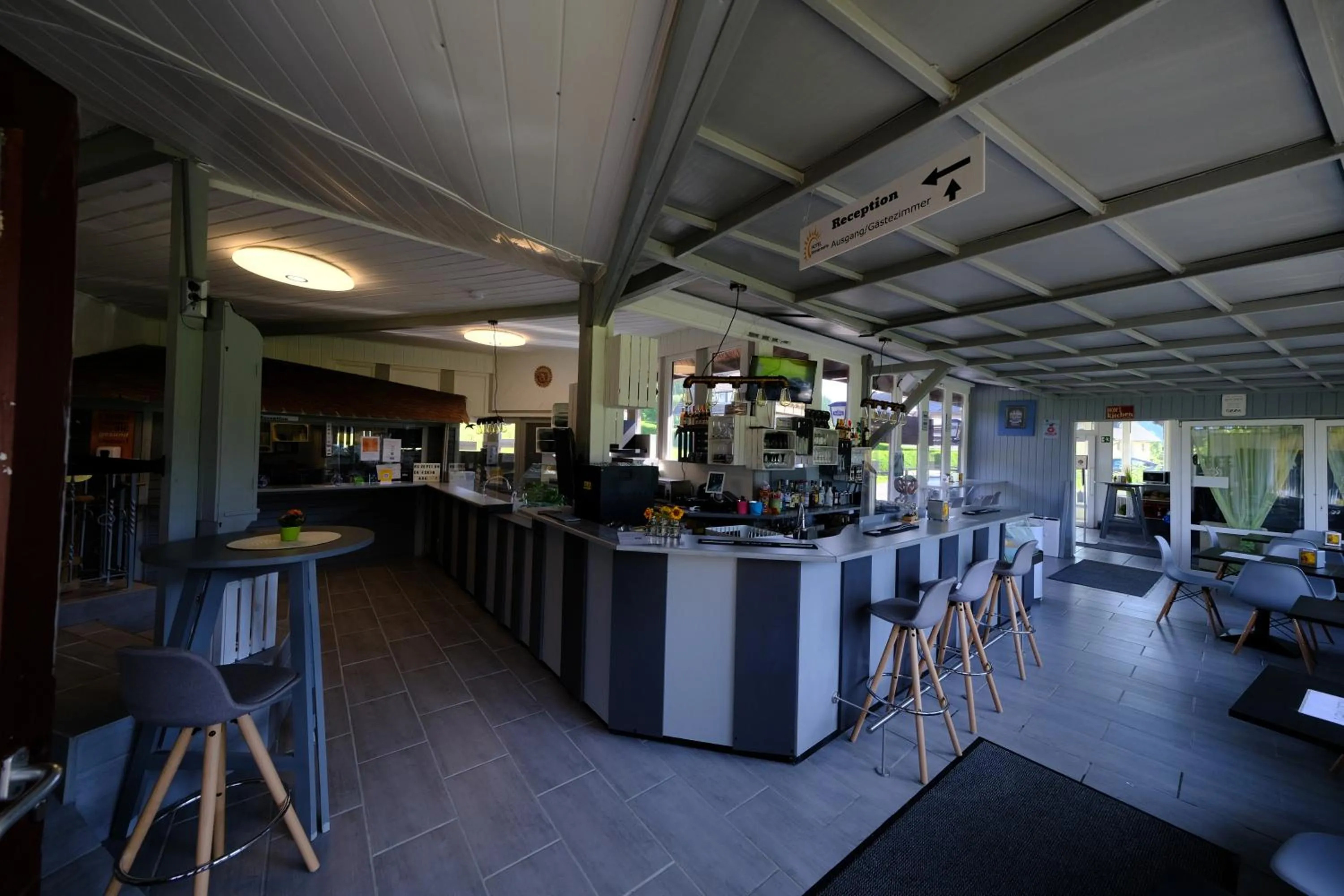 Restaurant/places to eat in B und B Titisee Hotel Sonnenmatte nahe Badeparadies