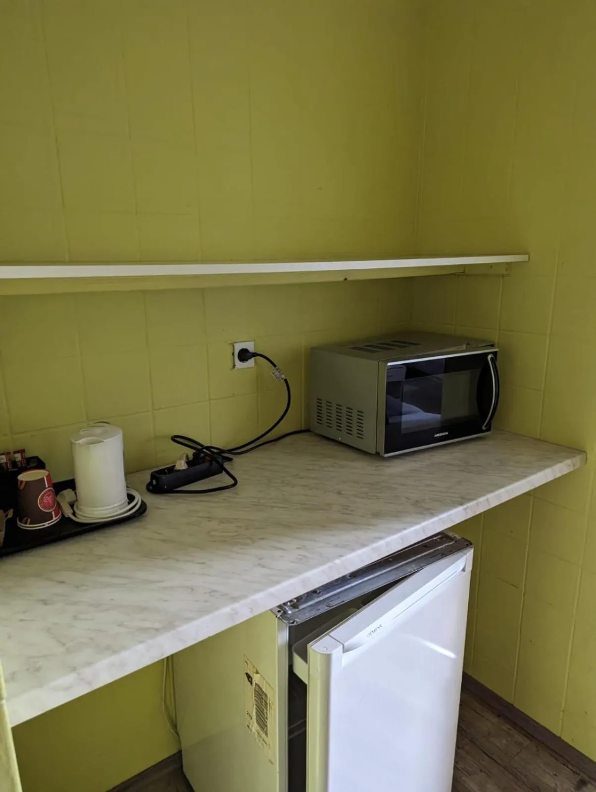 Coffee/tea facilities in B und B Titisee Hotel Sonnenmatte nahe Badeparadies