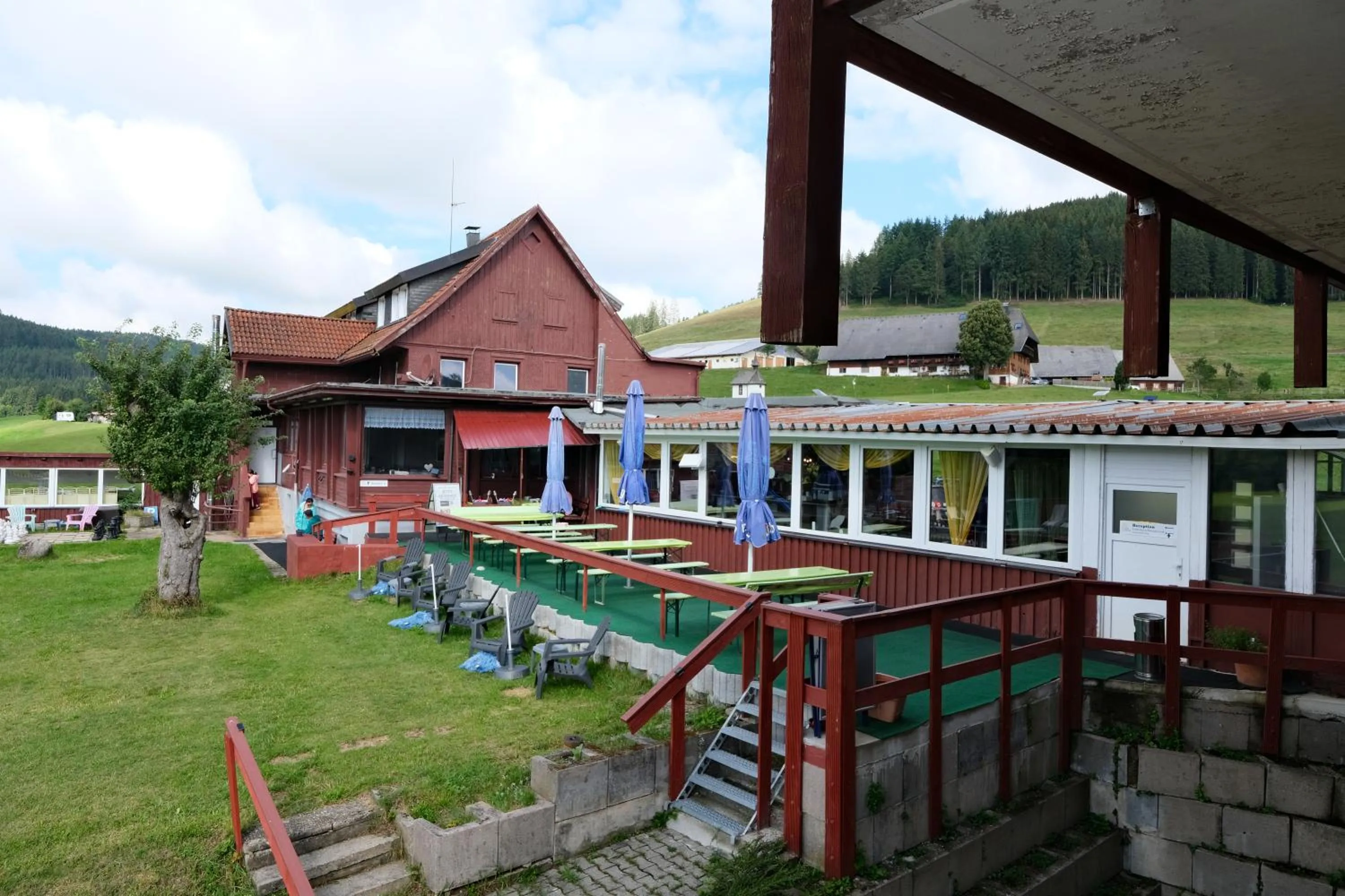 Balcony/Terrace in B und B Titisee Hotel Sonnenmatte nahe Badeparadies
