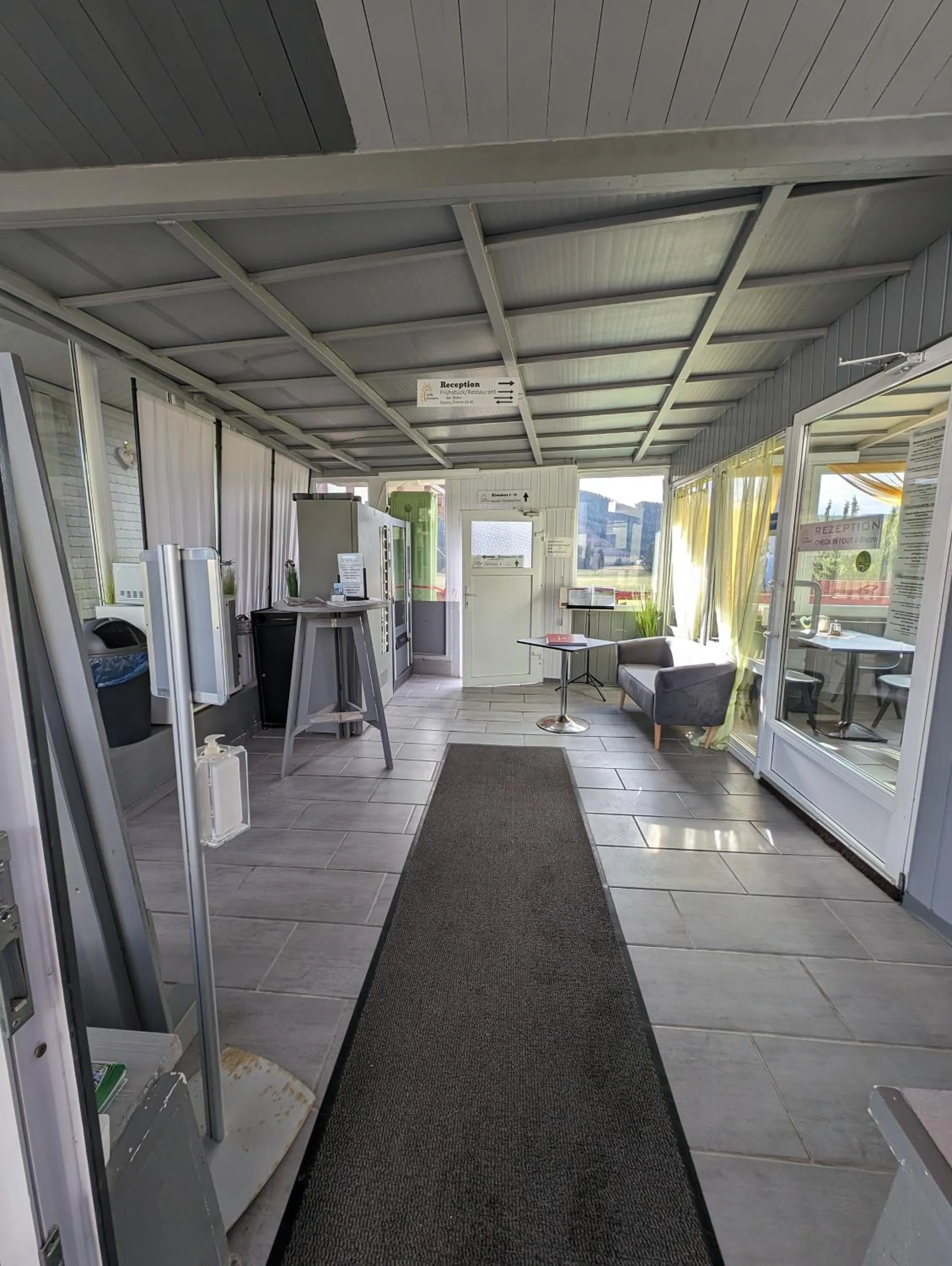 Facade/entrance in B und B Titisee Hotel Sonnenmatte nahe Badeparadies