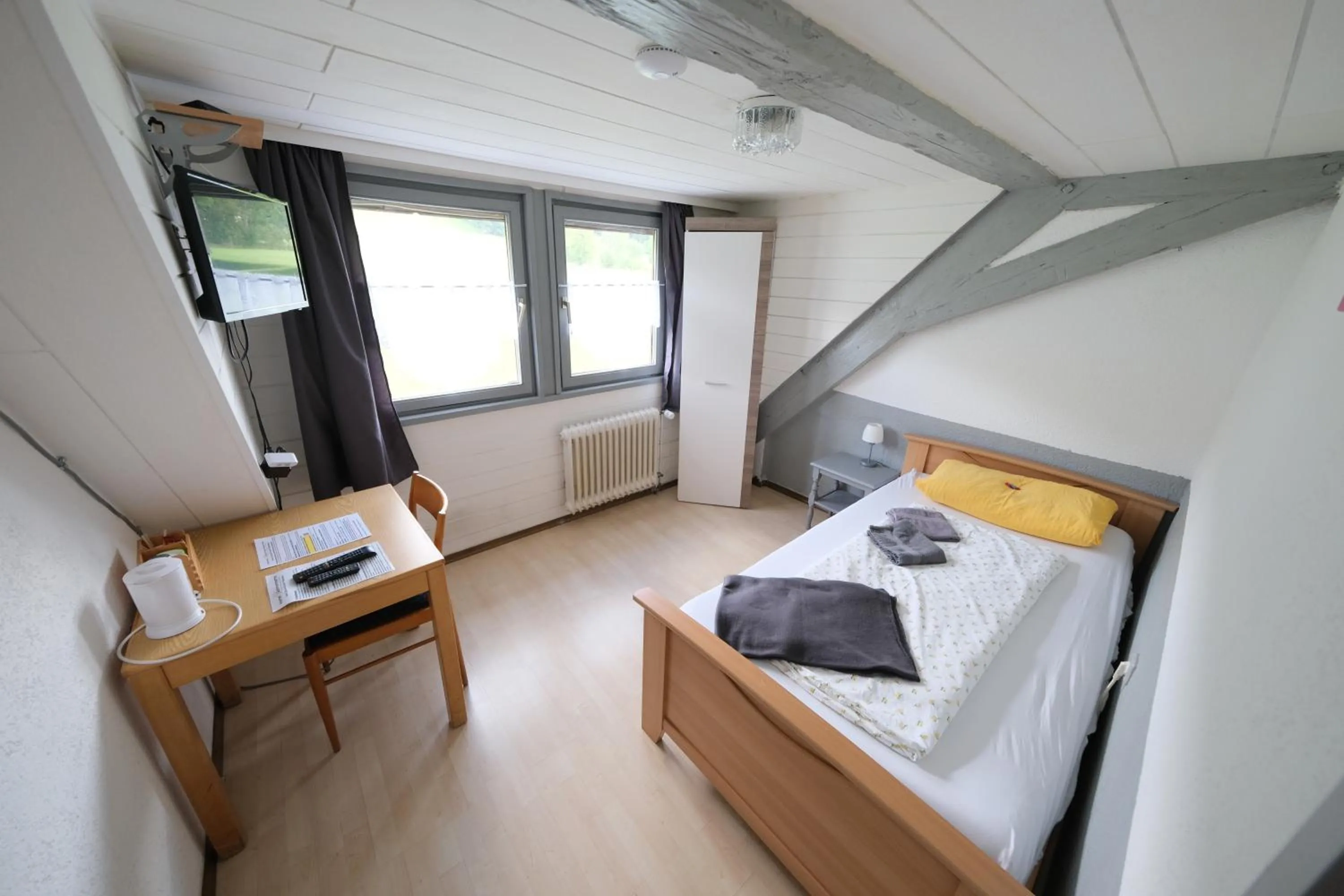 Coffee/tea facilities, Bed in B und B Titisee Hotel Sonnenmatte nahe Badeparadies