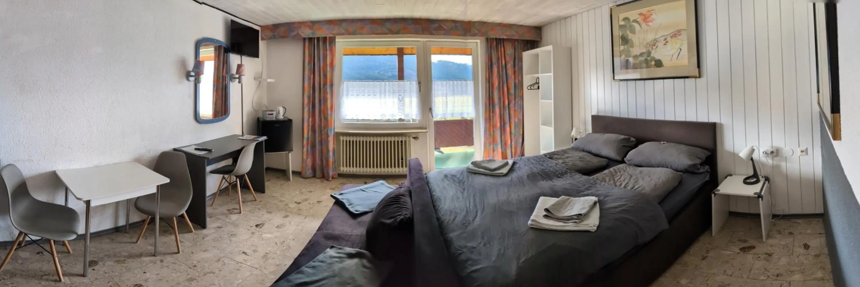 Photo of the whole room, Bed in B und B Titisee Hotel Sonnenmatte nahe Badeparadies