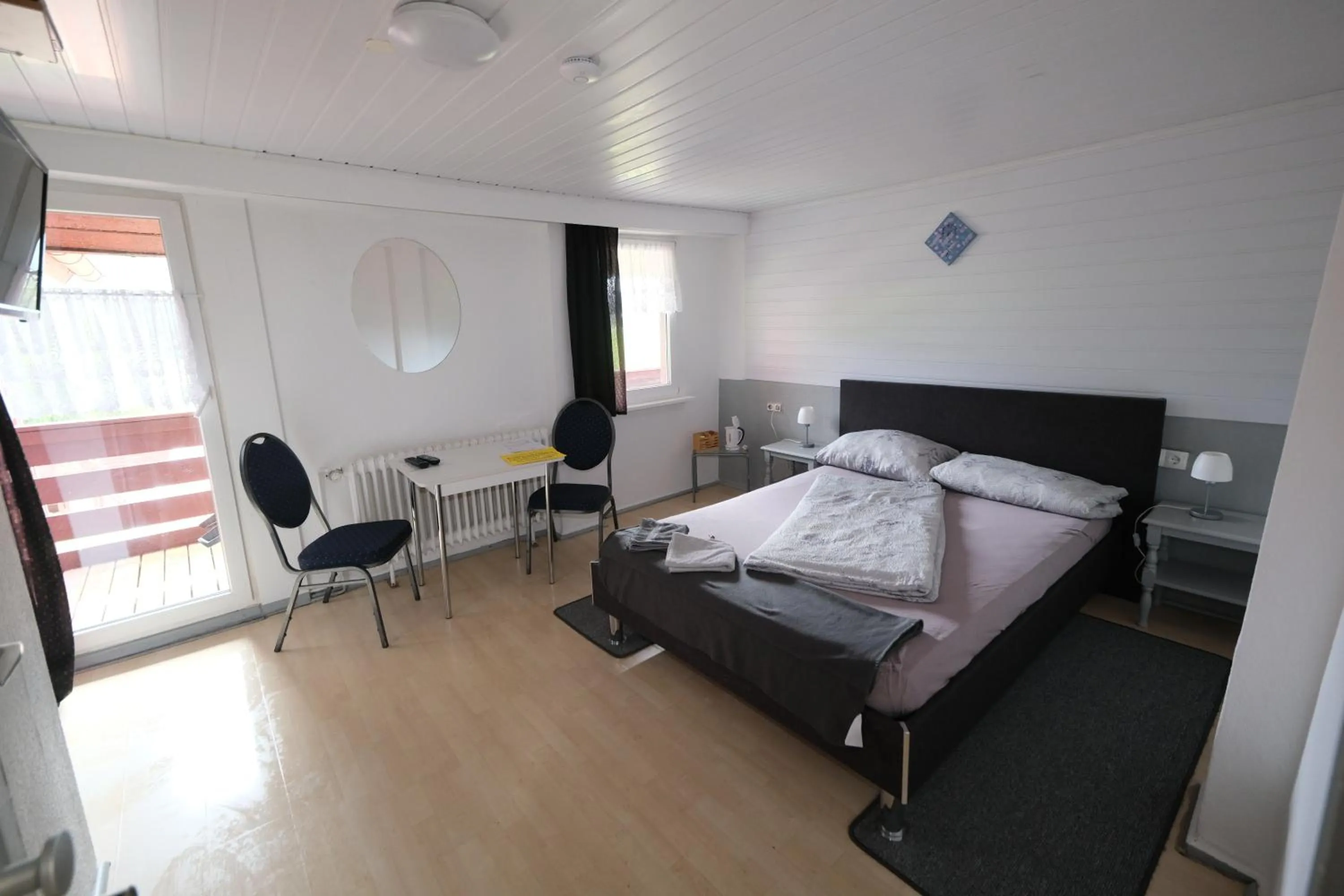 Photo of the whole room, Bed in B und B Titisee Hotel Sonnenmatte nahe Badeparadies