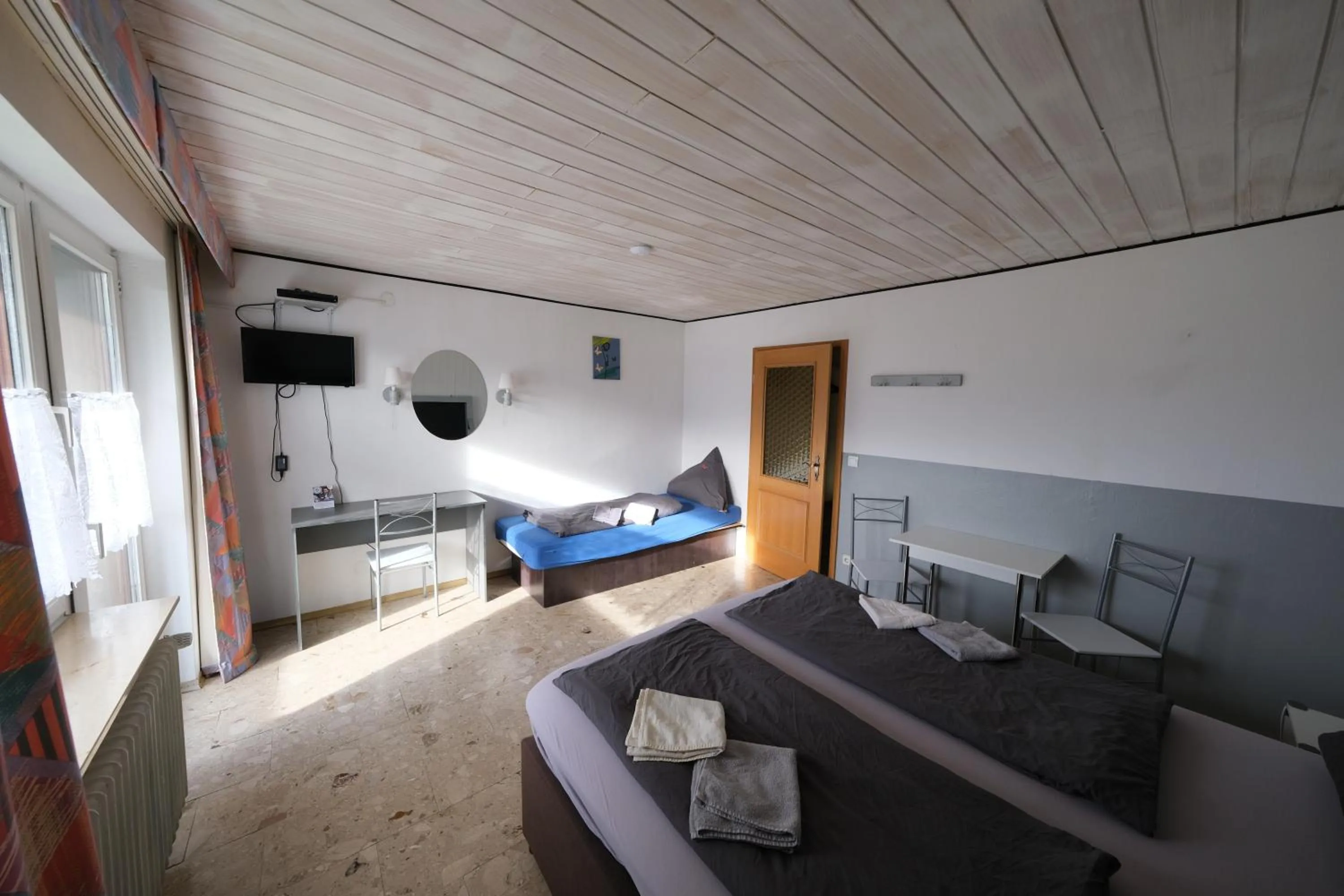 Coffee/tea facilities, Bed in B und B Titisee Hotel Sonnenmatte nahe Badeparadies