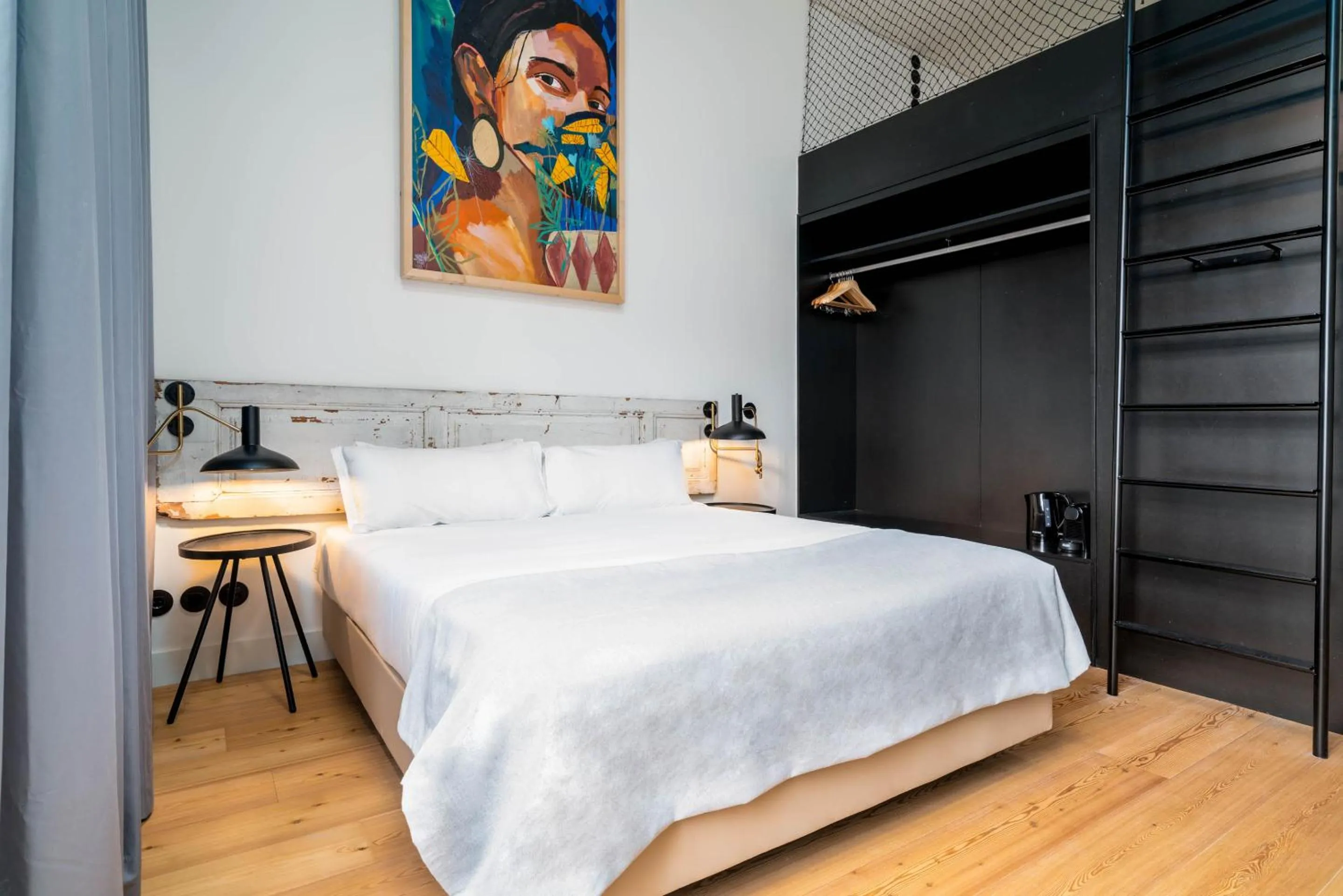 Bed in Limehome Porto Rua Das Oliveiras