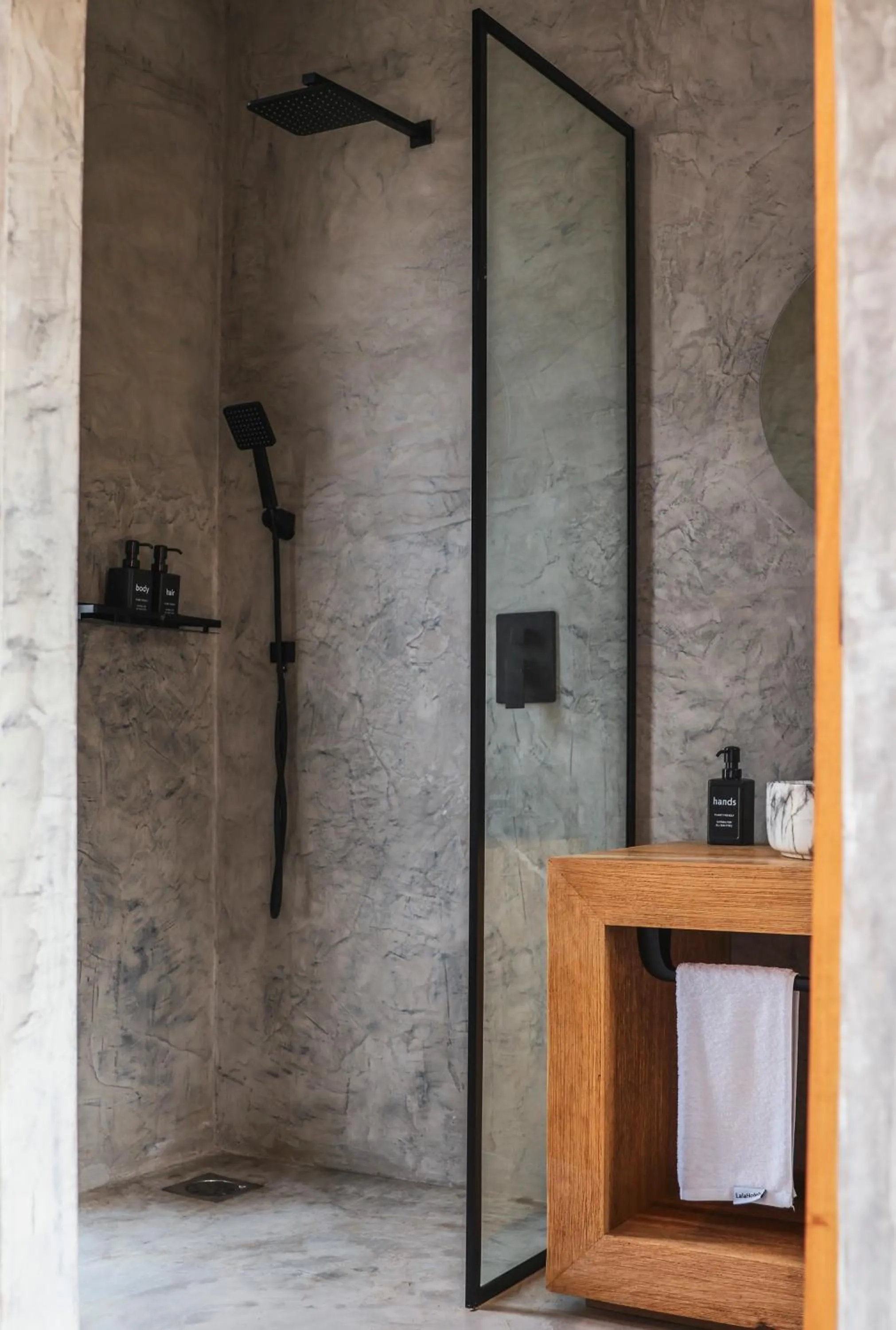 Bathroom in LalaGalu - Beachfront EcoCabins