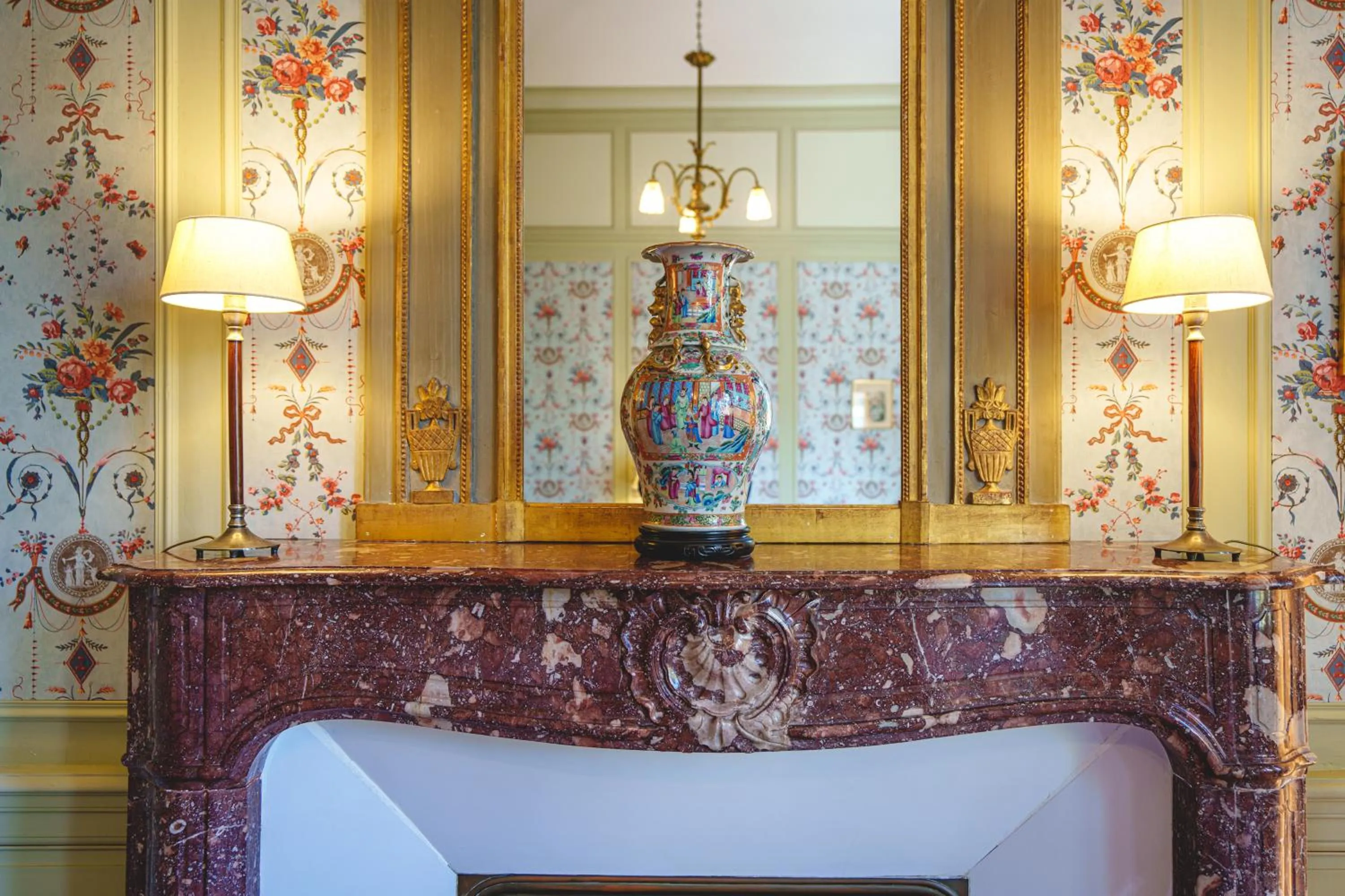 Decorative detail in Château La Comtesse de Loire & Spa