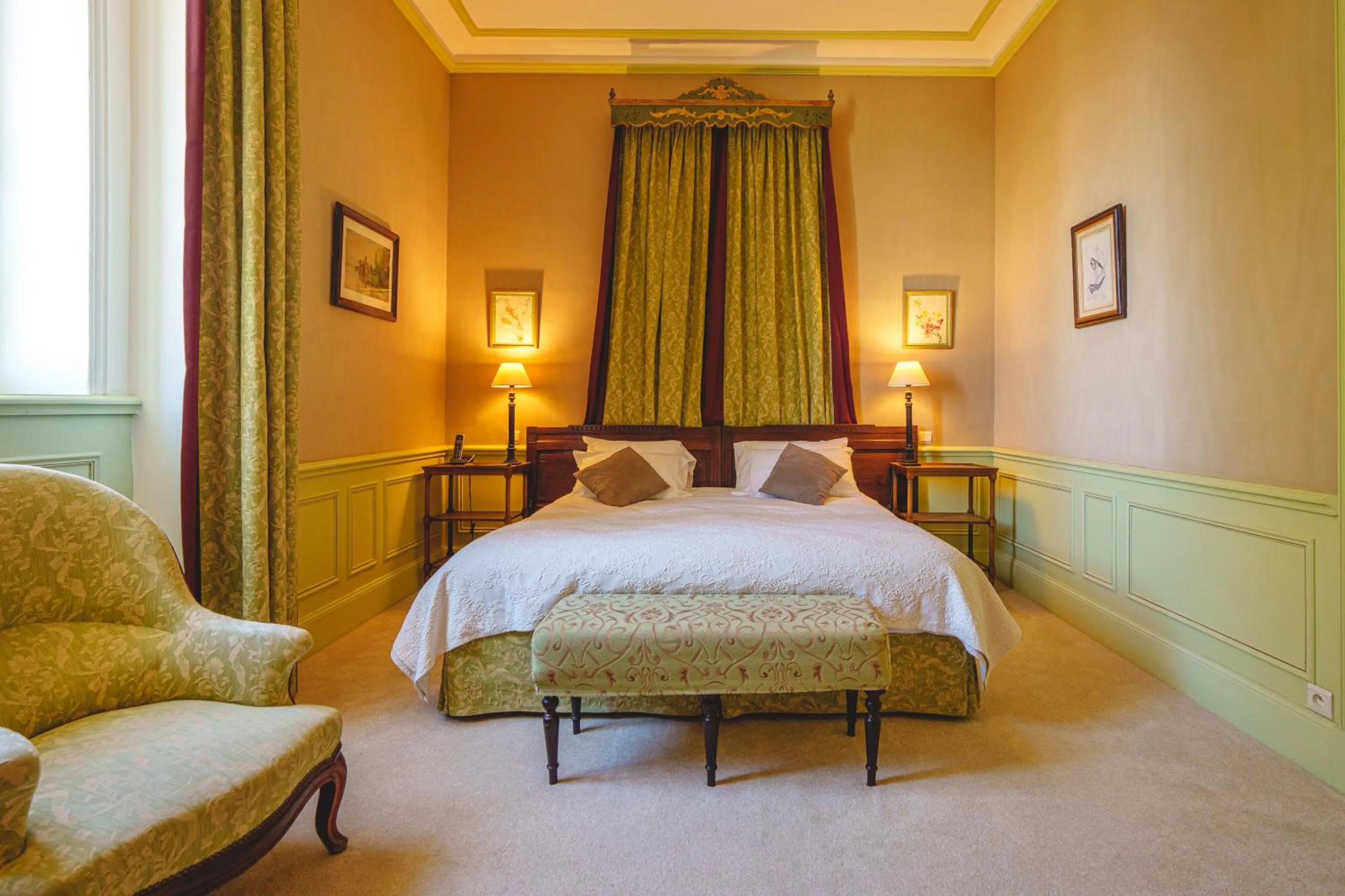 Bed in Château La Comtesse de Loire & Spa