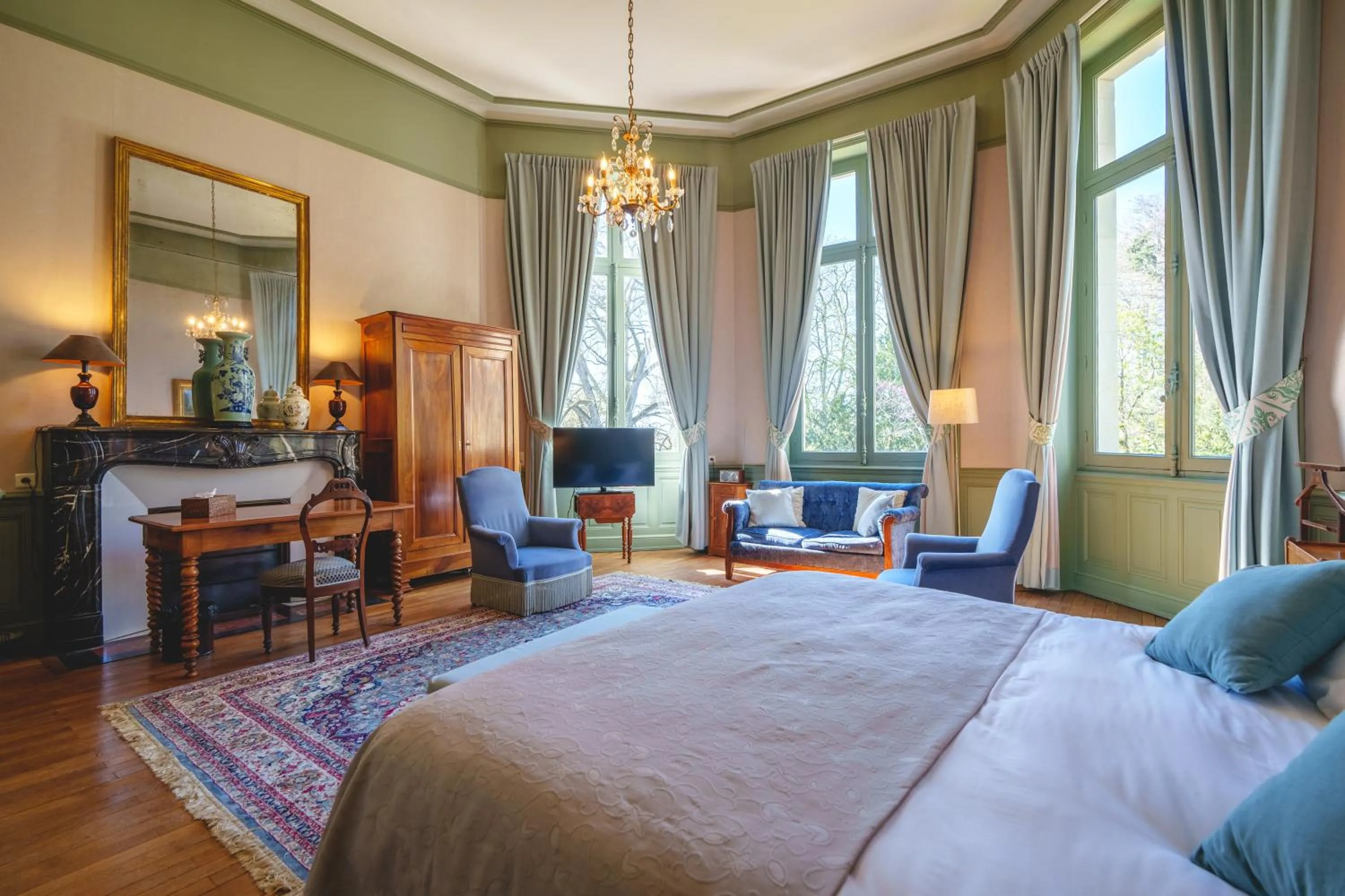 Bed in Château La Comtesse de Loire & Spa