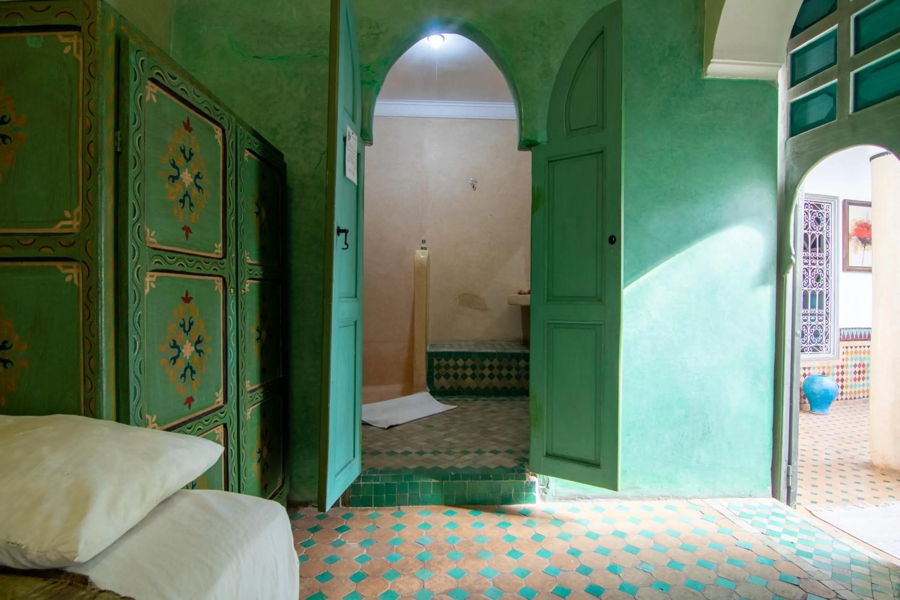 Bathroom, Bed in Riad Zinoun & Spa 11 Rooms