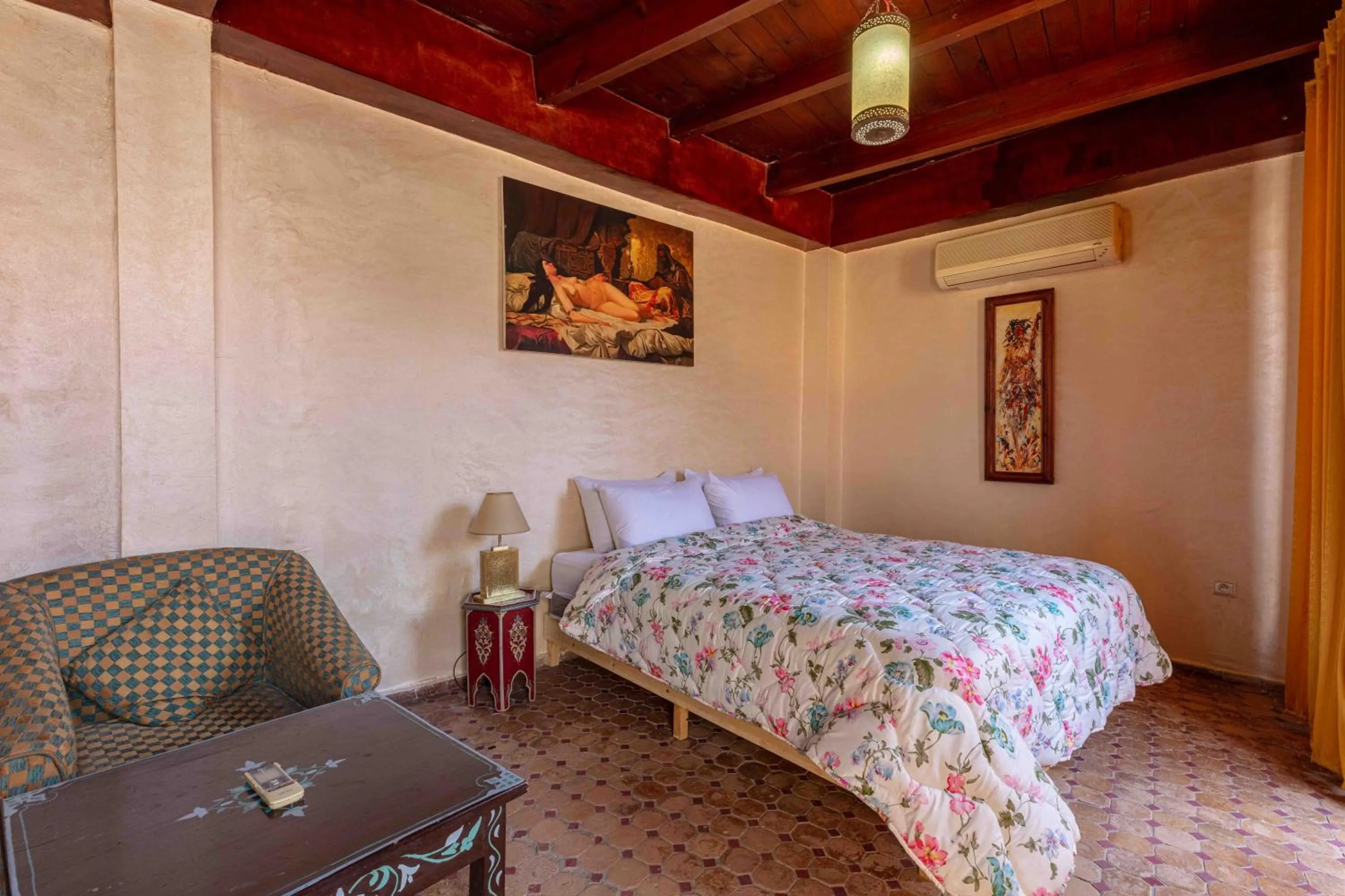 Bed in Riad Zinoun & Spa 11 Rooms