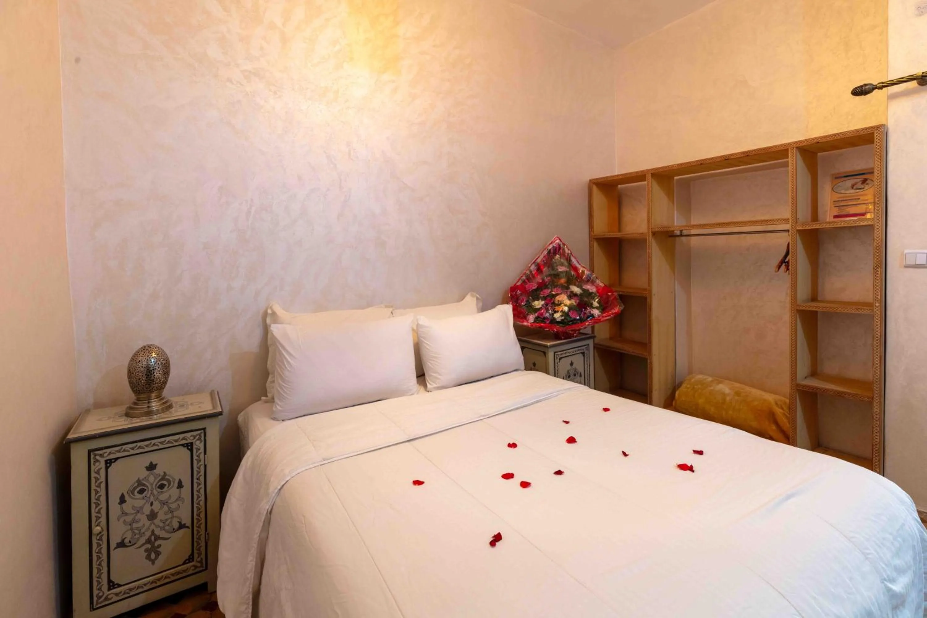 Bed in Riad Zinoun & Spa 11 Rooms