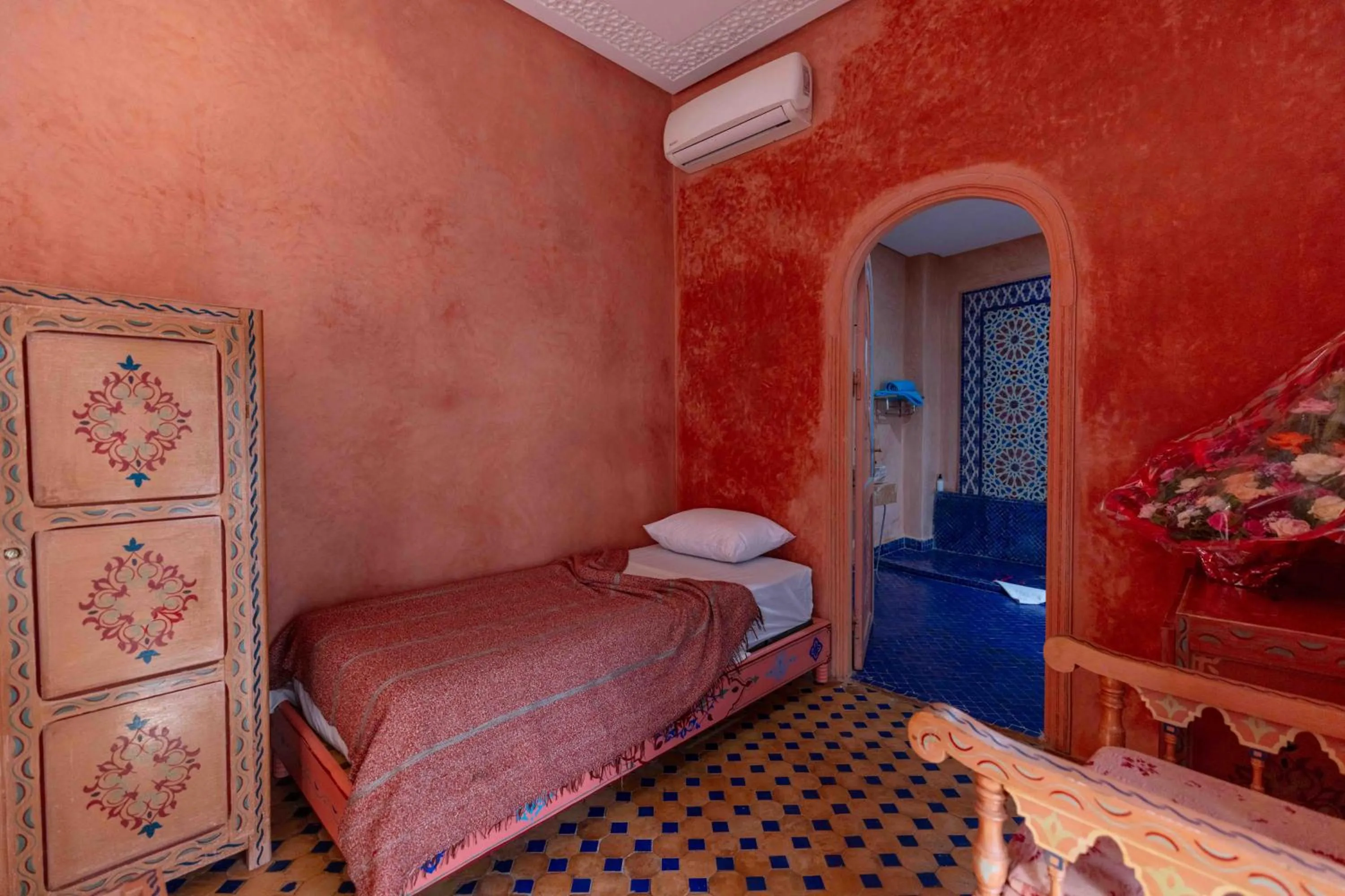 Bed in Riad Zinoun & Spa 11 Rooms
