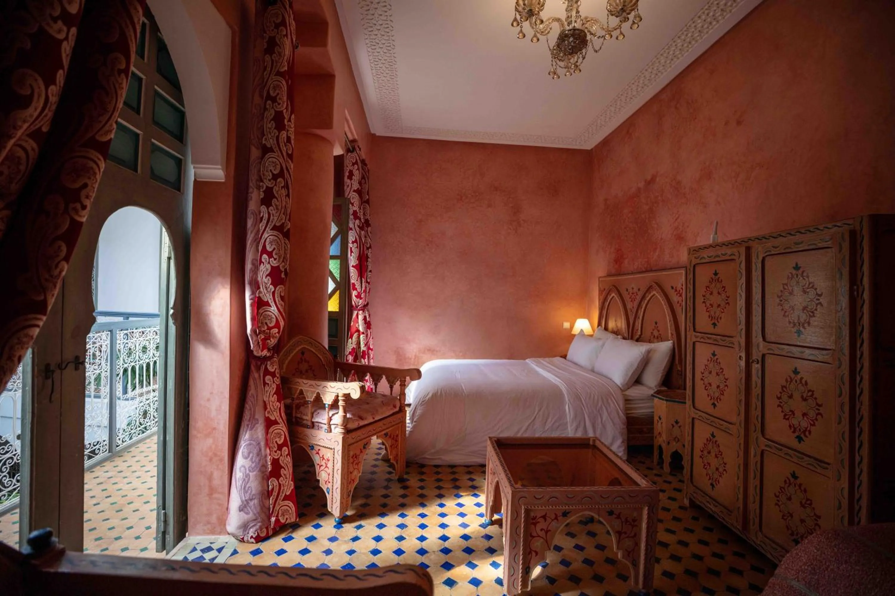 Bed in Riad Zinoun & Spa 11 Rooms