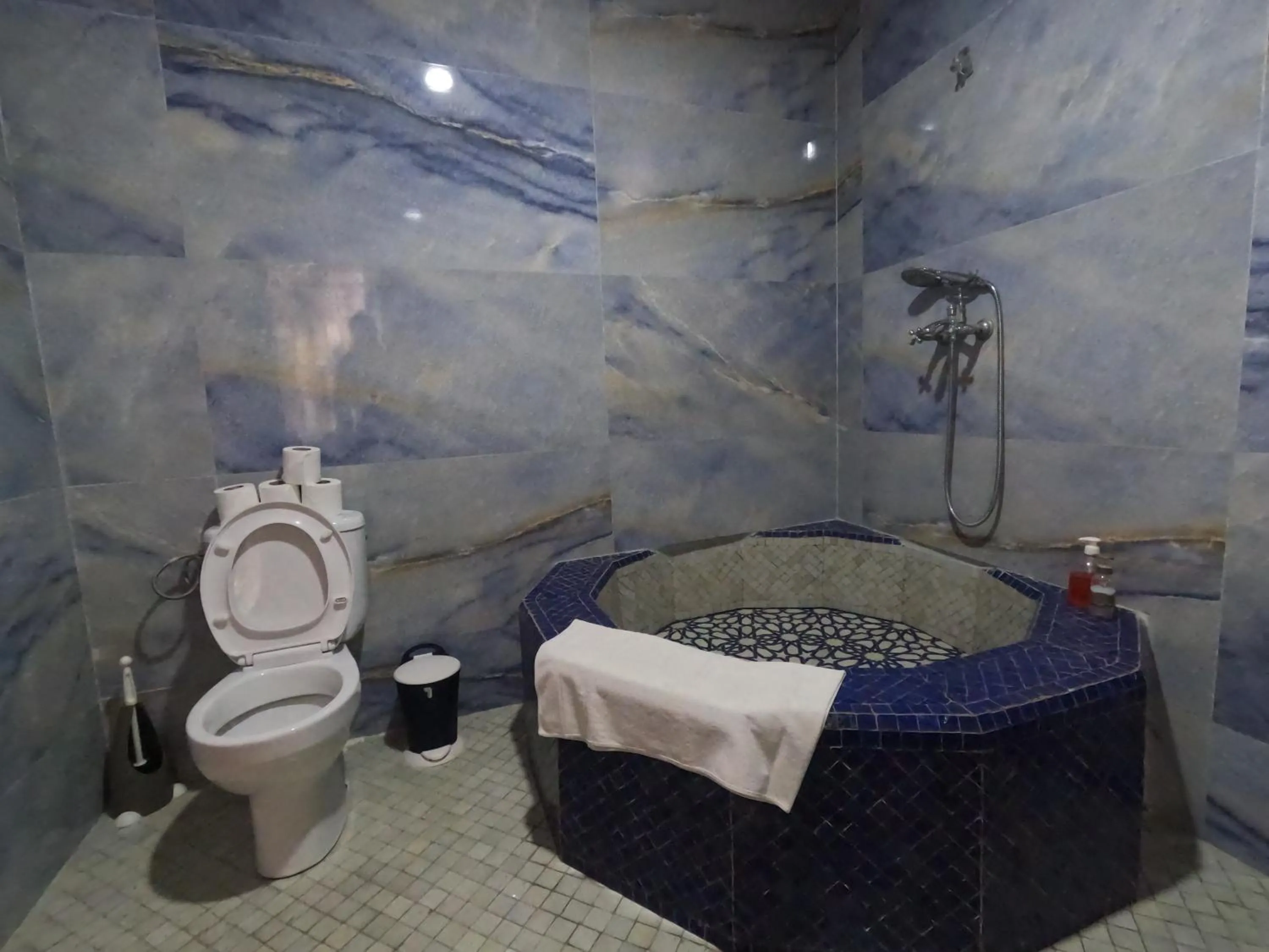 Toilet in Riad Zinoun & Spa 11 Rooms