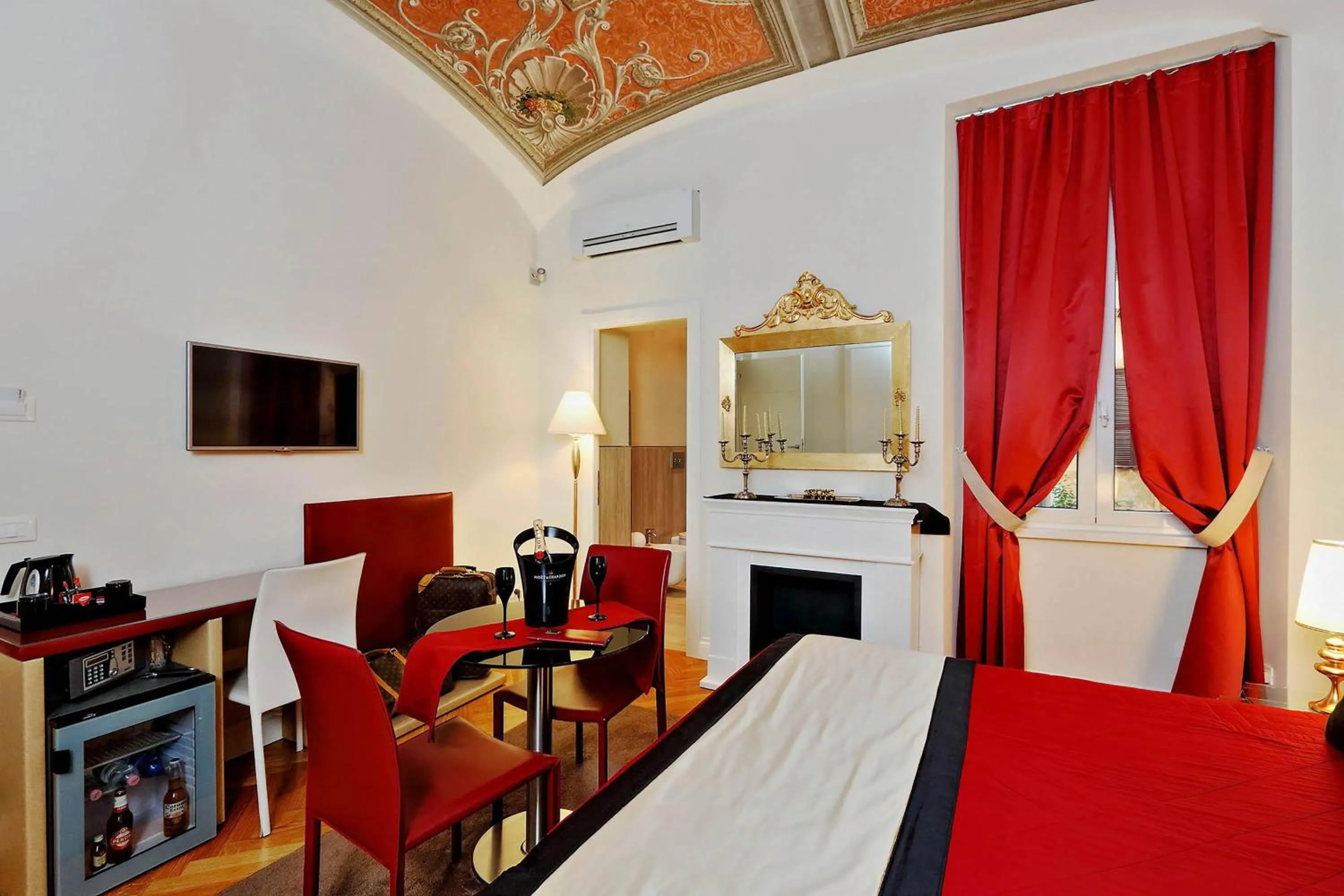 AMM Luxury Rooms