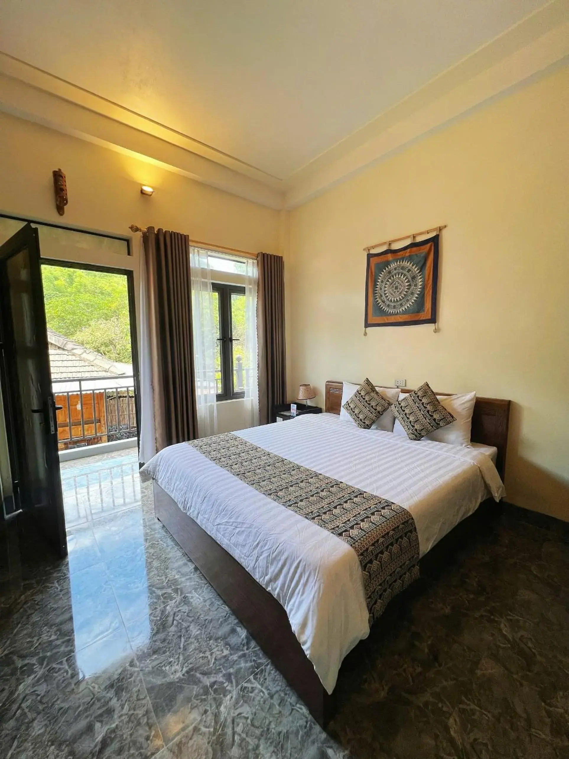 Double Room with Garden View in Mai Châu Happy House Double Room with Garden View in Mai Châu Happy House