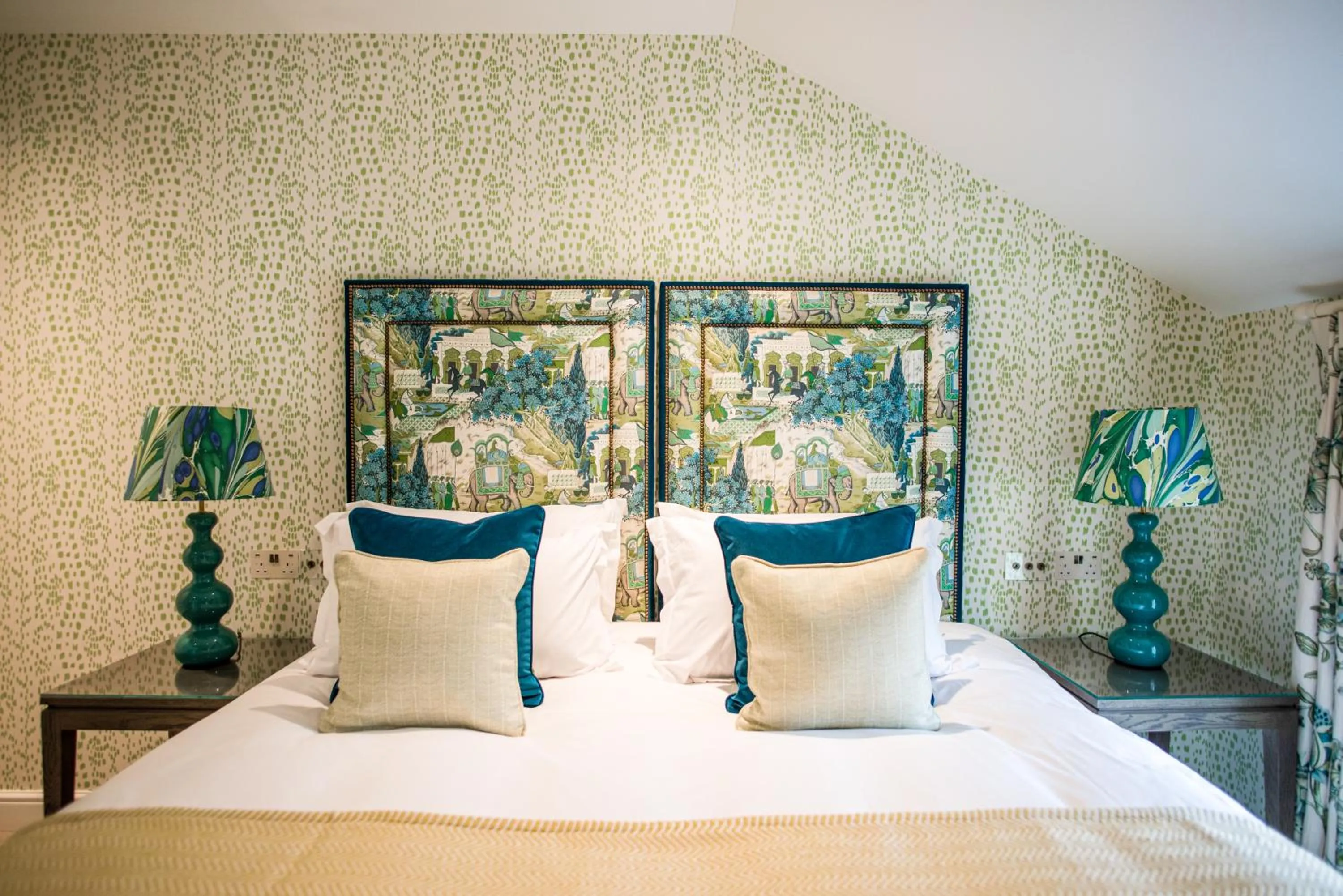 Double Room in Dewars Restaurant and Rooms