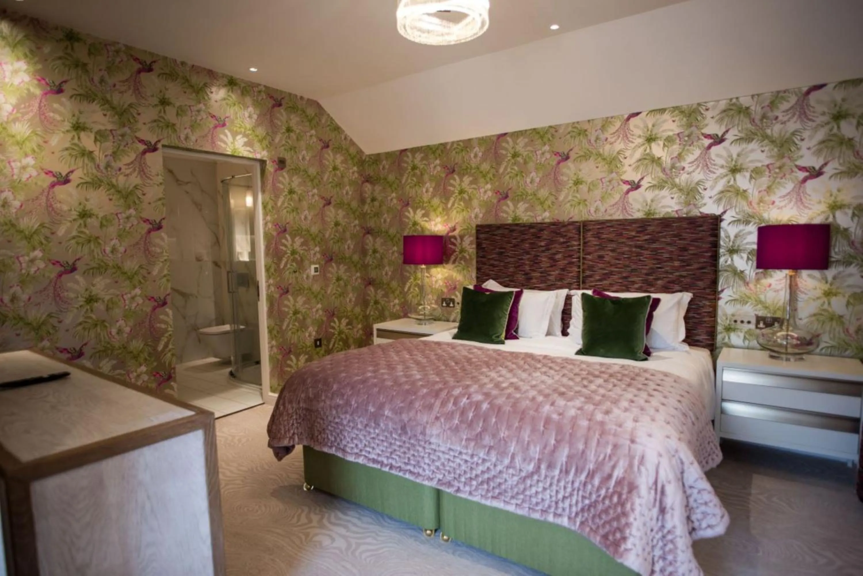 King Room with Balcony in Dewars Restaurant and Rooms